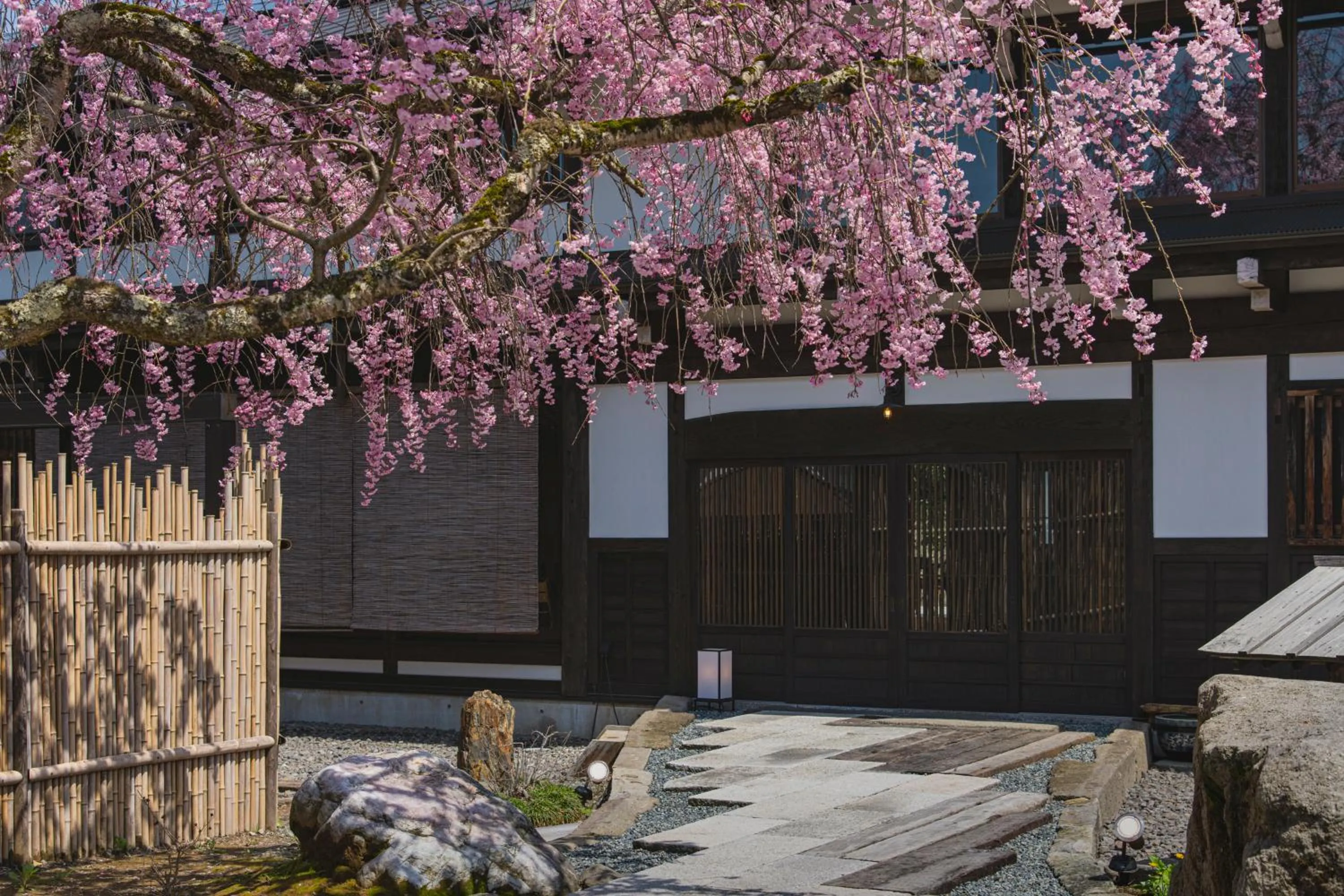 Property building in Onsen and Garden Nana