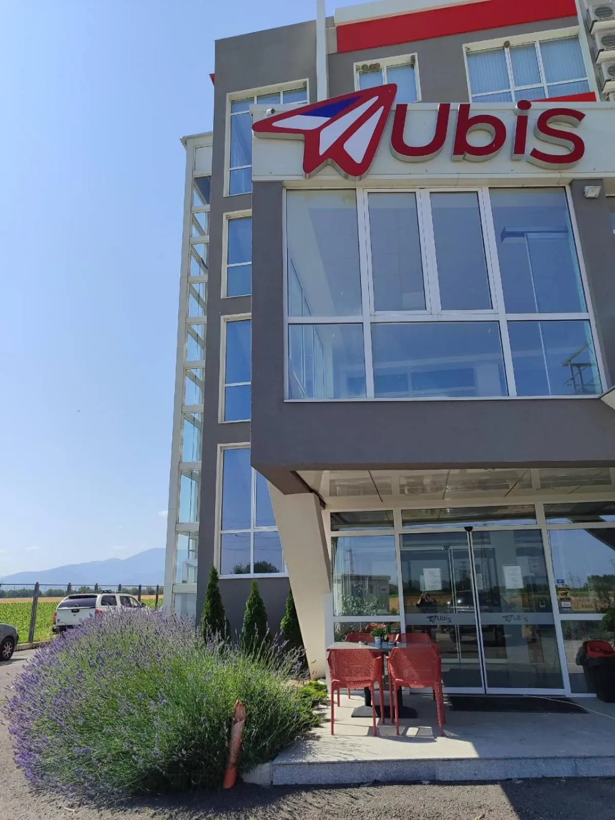 Facade/entrance in Ubis Hotel