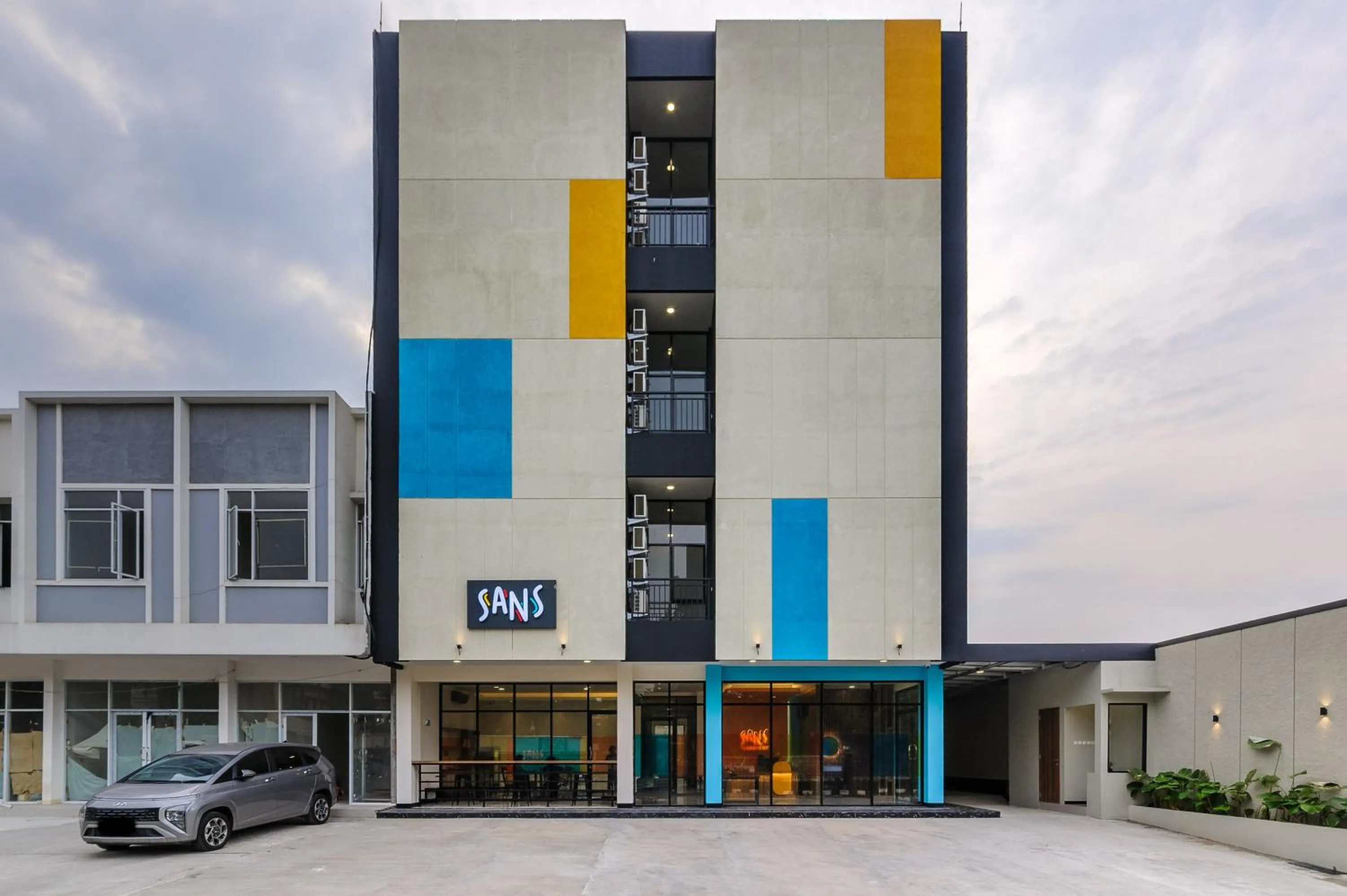 Facade/entrance in Sans Max Living Tangerang