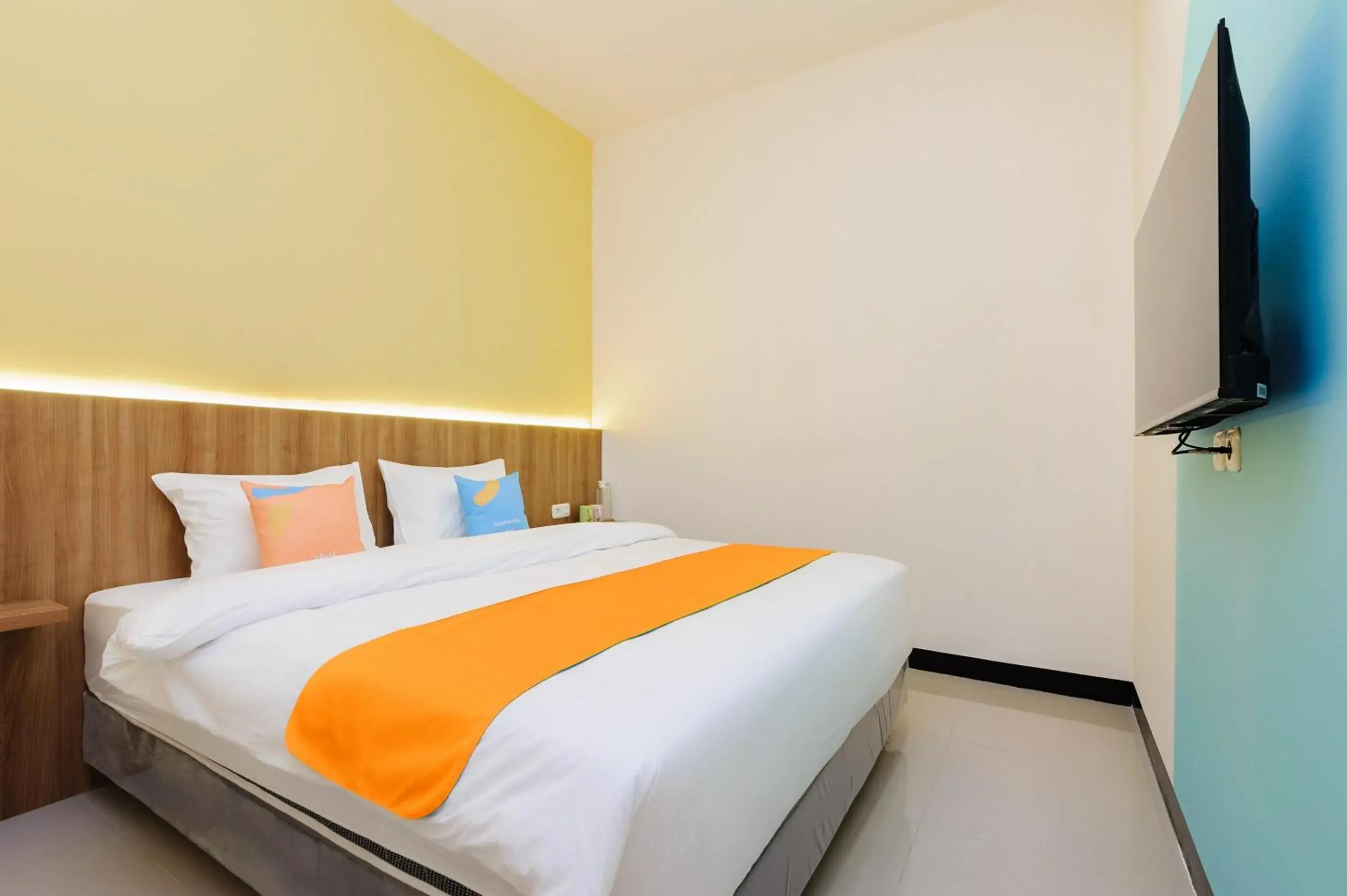 Bedroom, Bed in Sans Max Living Tangerang Bedroom, Bed in Sans Max Living Tangerang