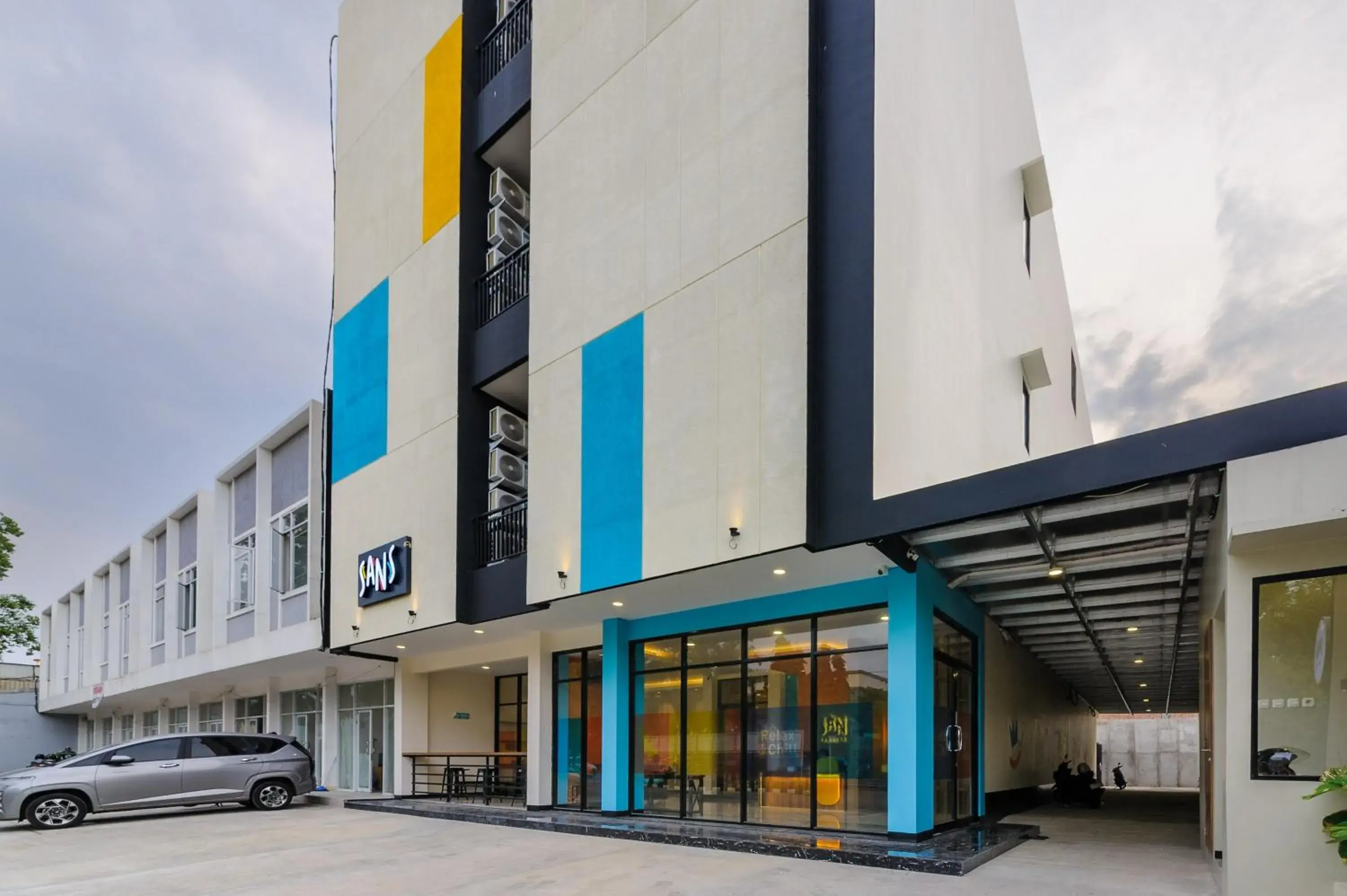 Facade/entrance in Sans Max Living Tangerang Facade/entrance in Sans Max Living Tangerang