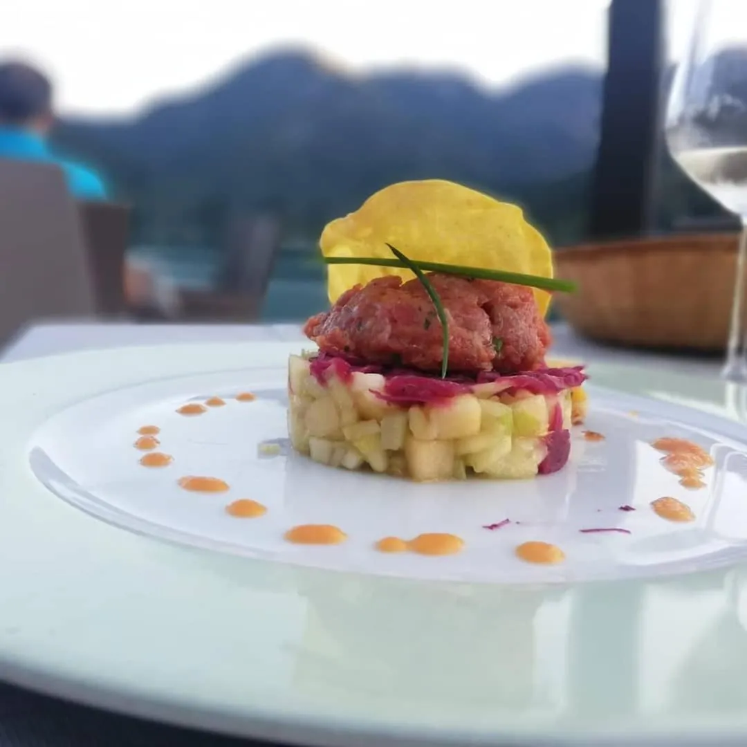 Restaurant/places to eat in Albergo Mezzolago