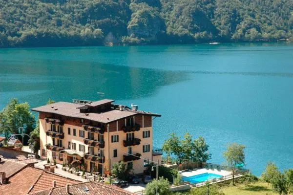 Property building in Albergo Mezzolago