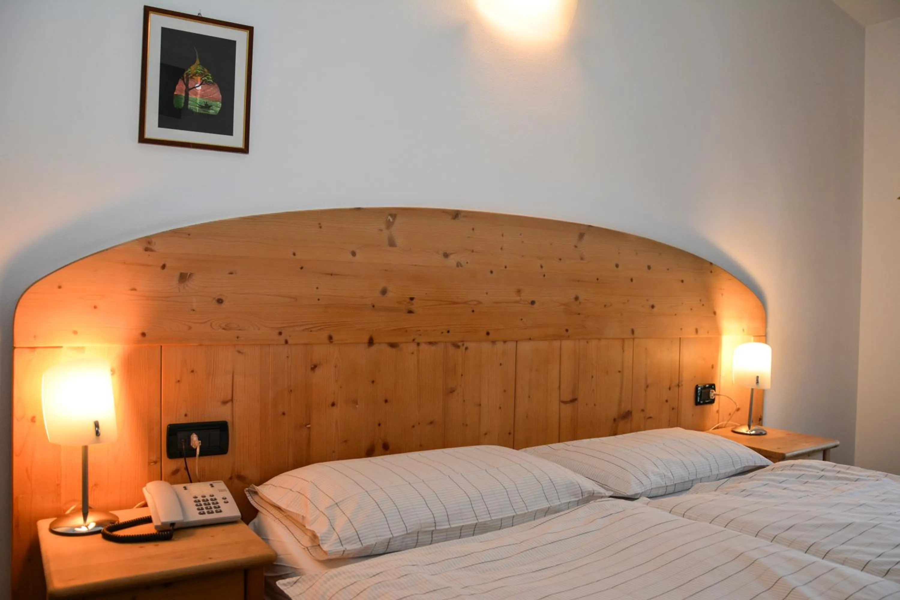 Bedroom, Bed in Albergo Mezzolago