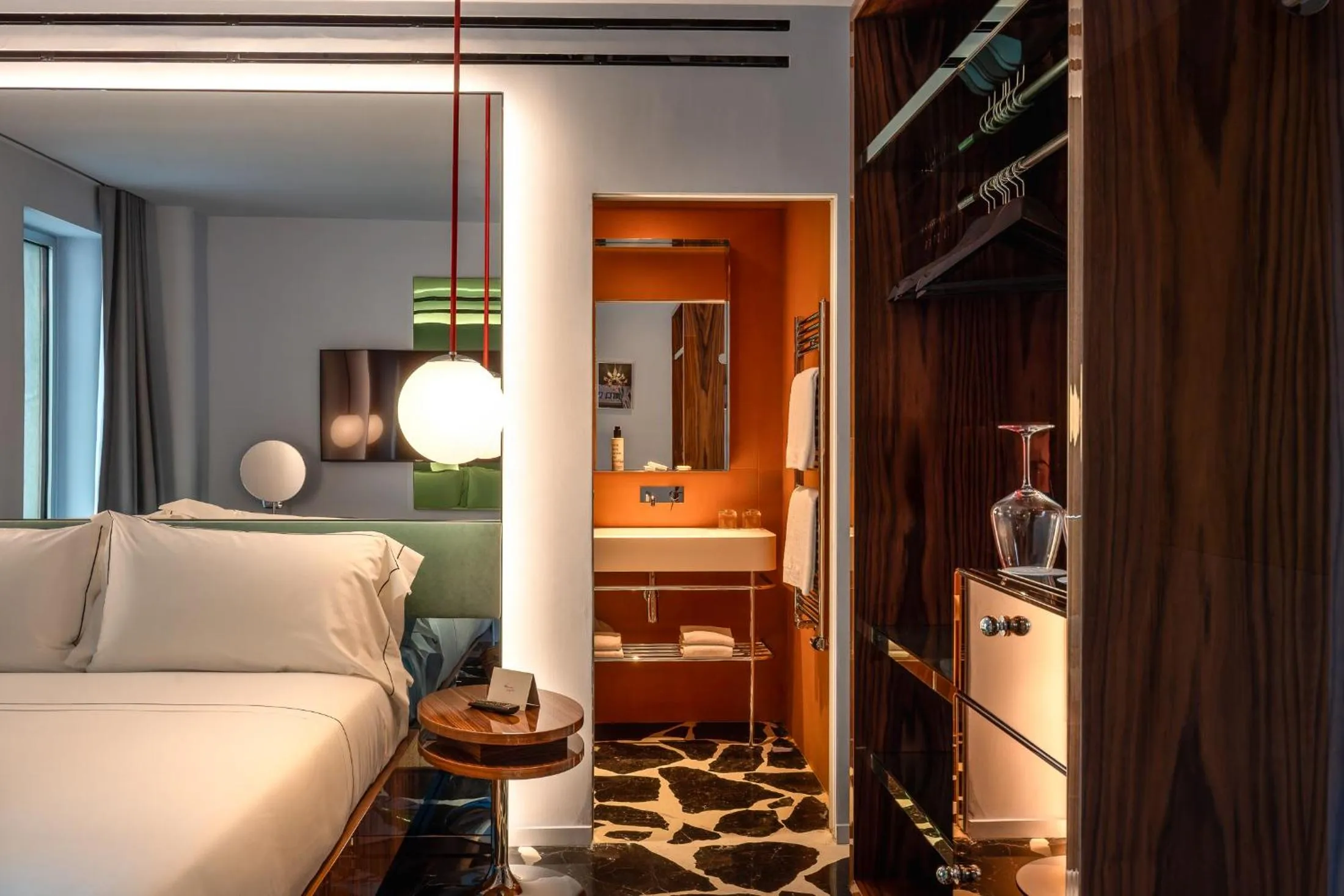 Photo of the whole room, Bed in Hotel Calimala Milano