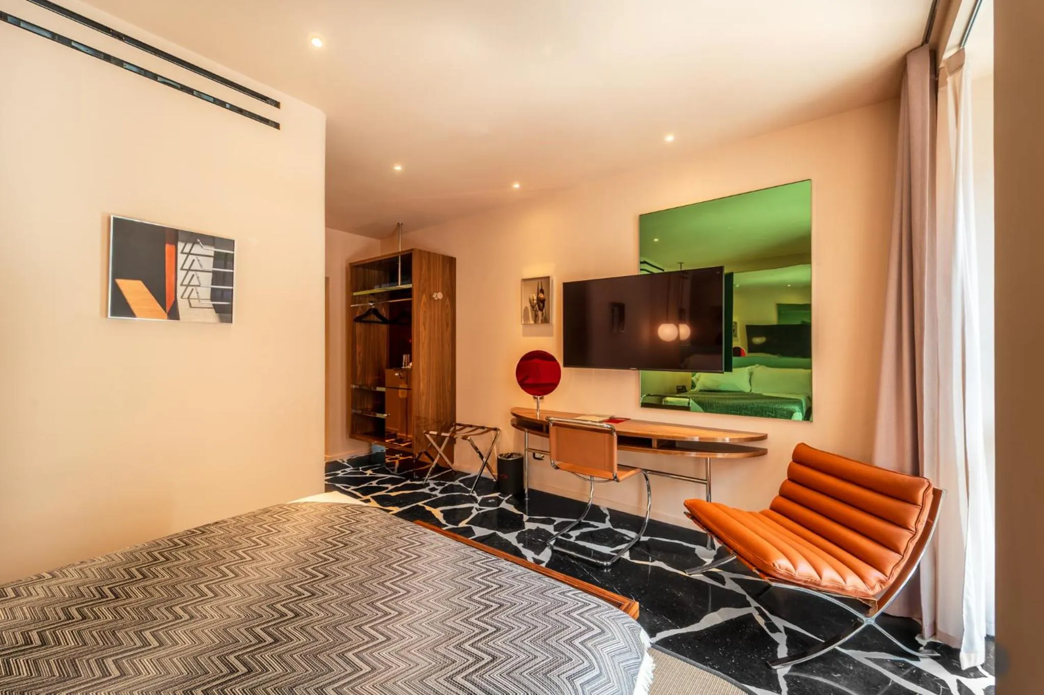 TV and multimedia in Hotel Calimala Milano