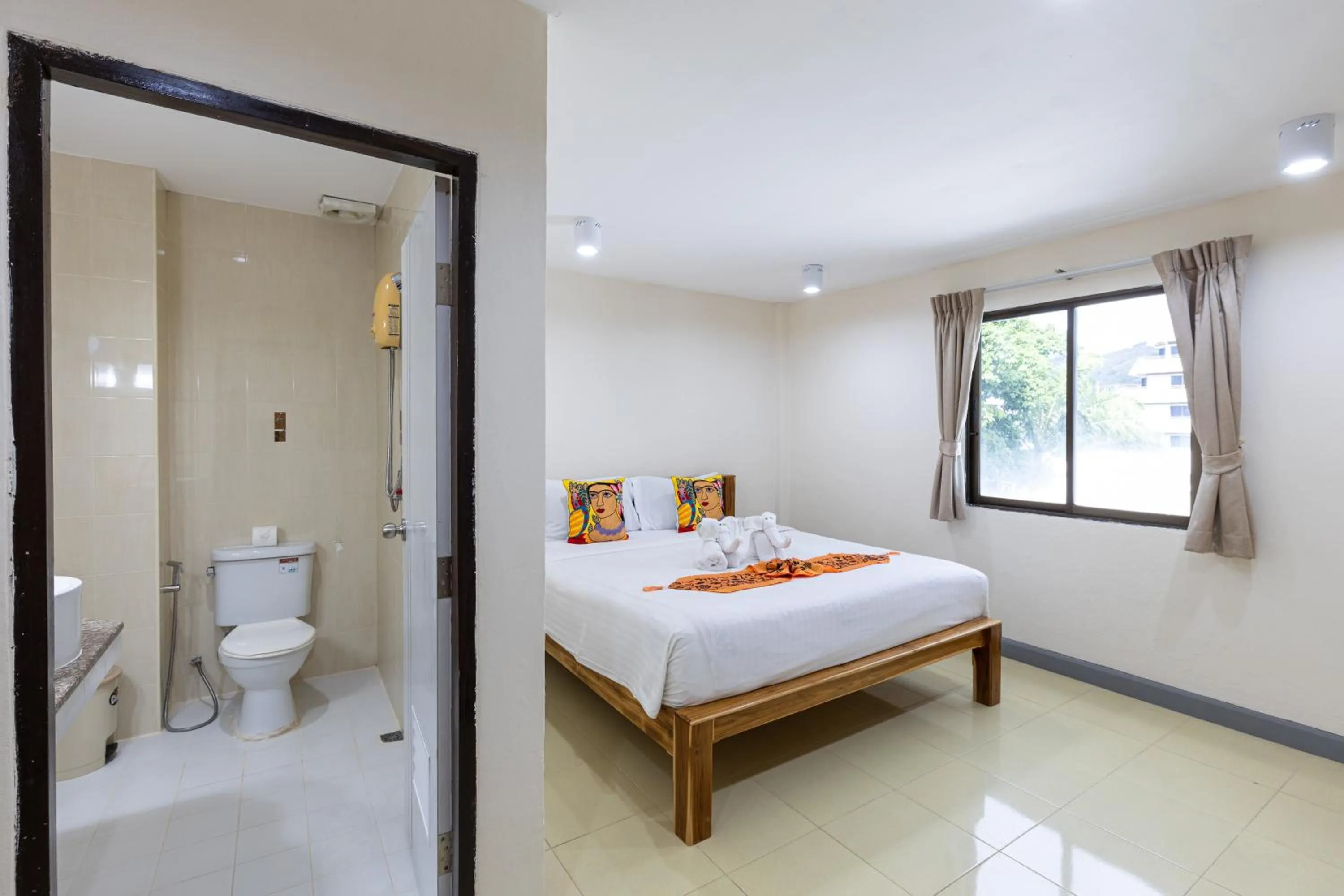 Deluxe King Room in PMS Boutique Patong