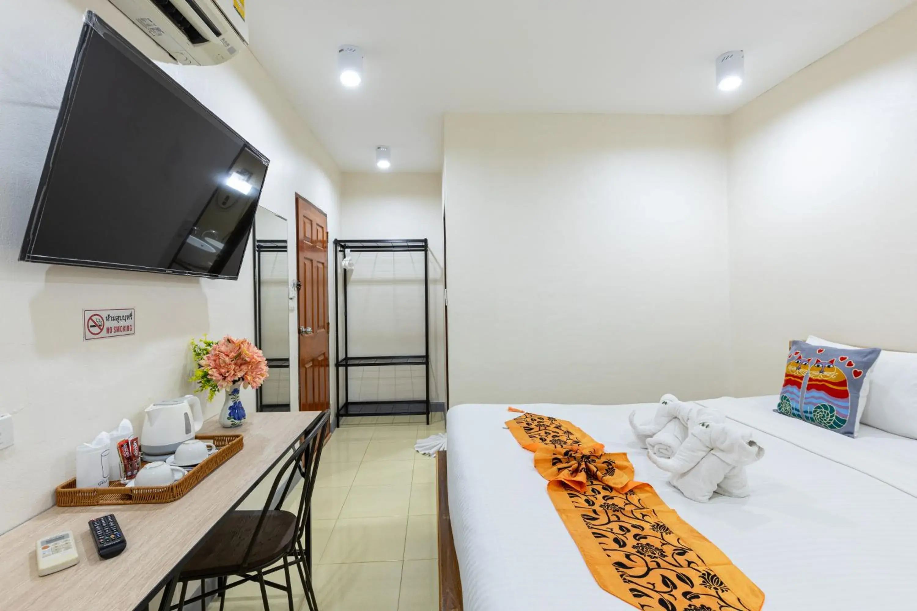 Standard King Room in PMS Boutique Patong Standard King Room in PMS Boutique Patong