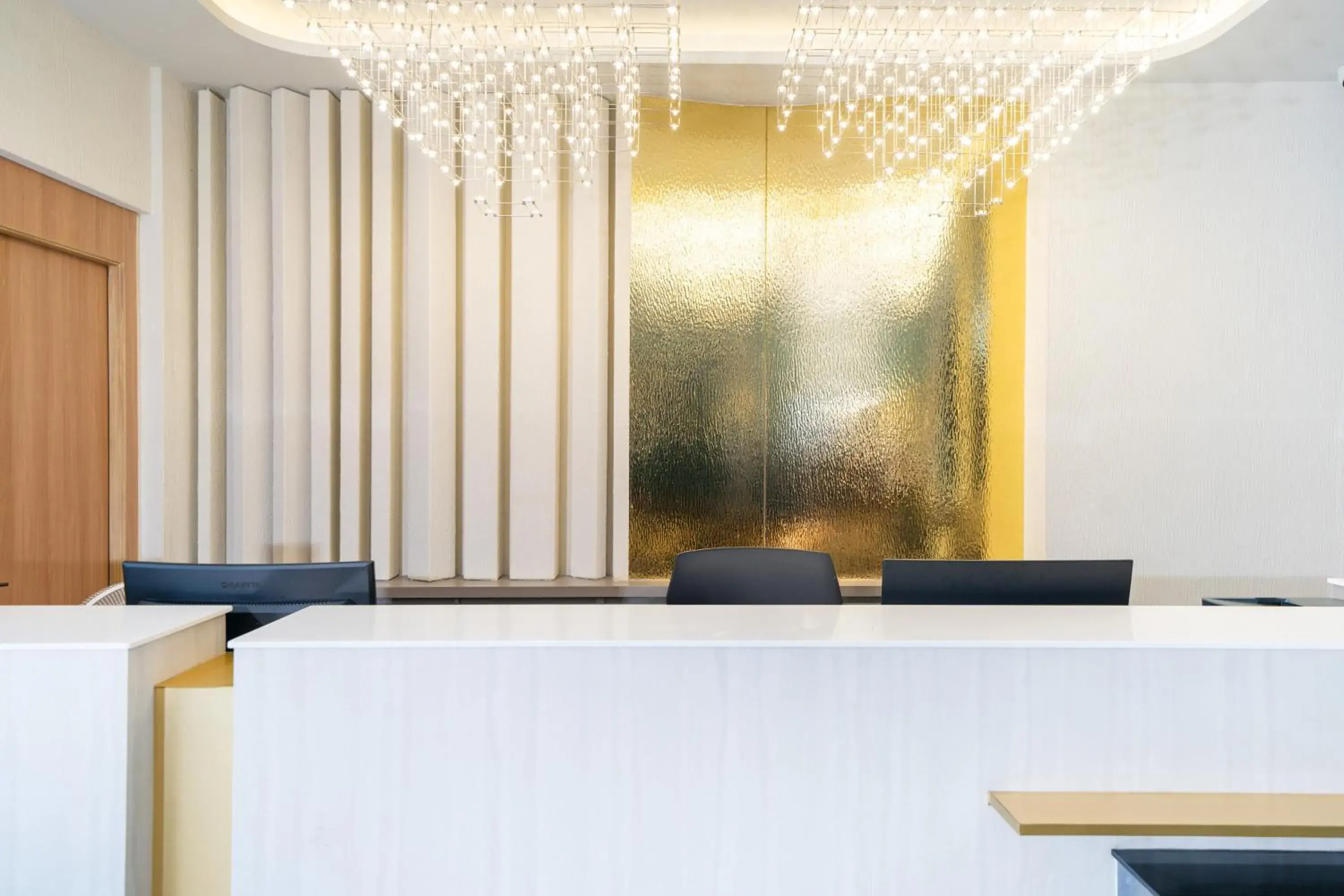 Property building in Chalong Marina Bay View Phuket Property building in Chalong Marina Bay View Phuket