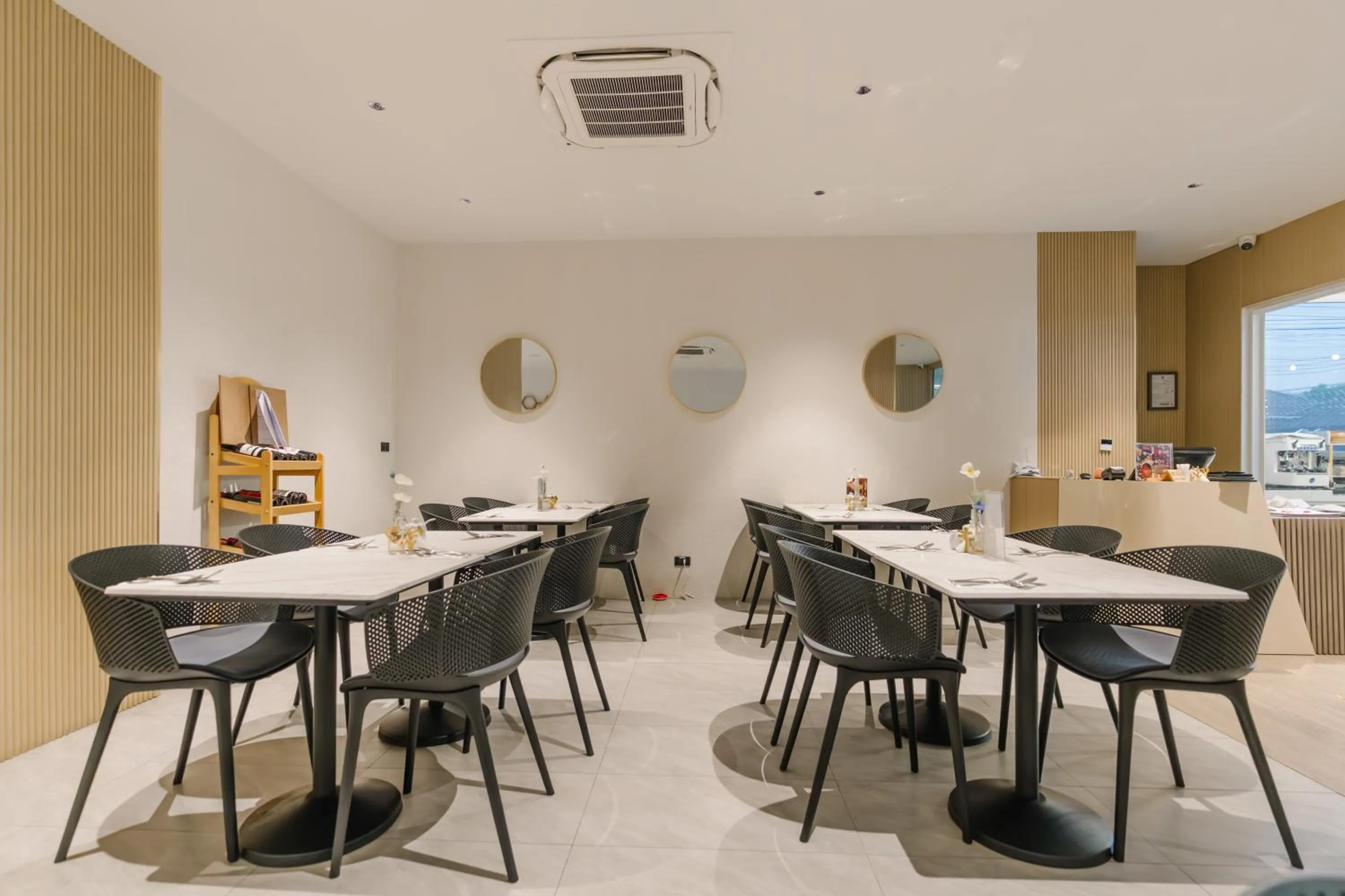 Restaurant/places to eat in Chalong Marina Bay View Phuket