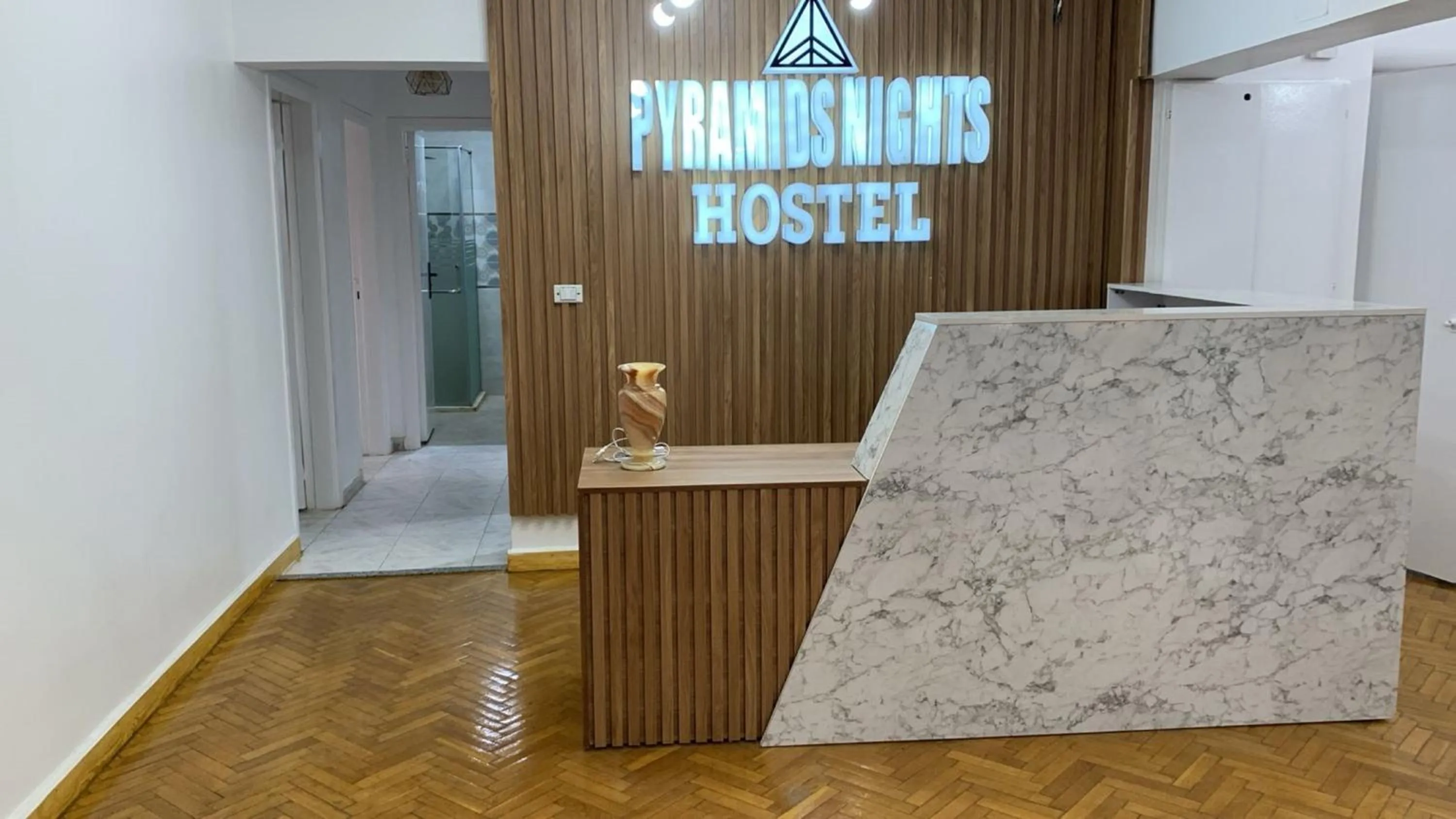 Facade/entrance in Pyramids Nights Hostel