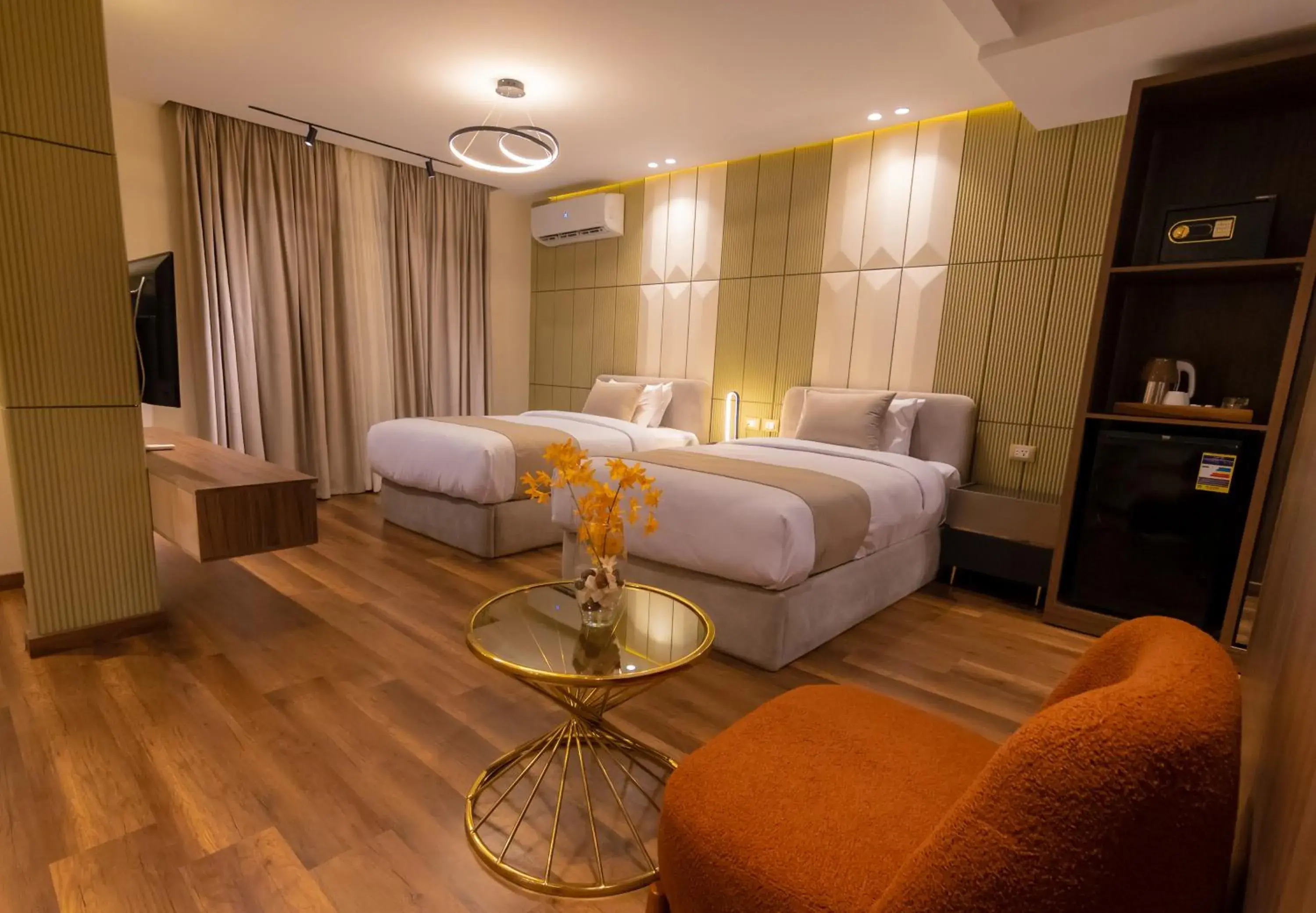 Large Twin Room - single occupancy in Spire West Hotel Large Twin Room - single occupancy in Spire West Hotel