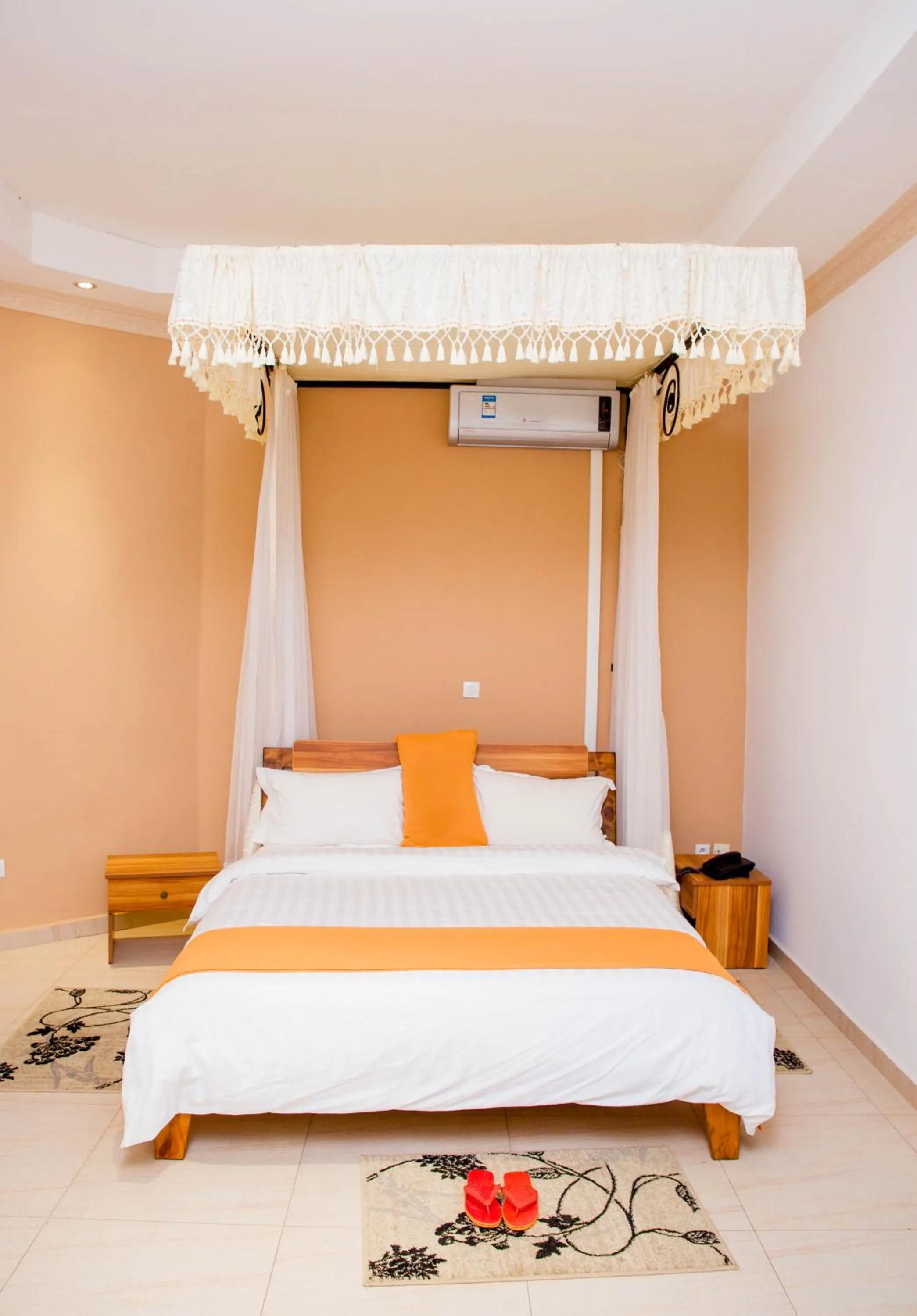 Bed in Mountain's View Hotel