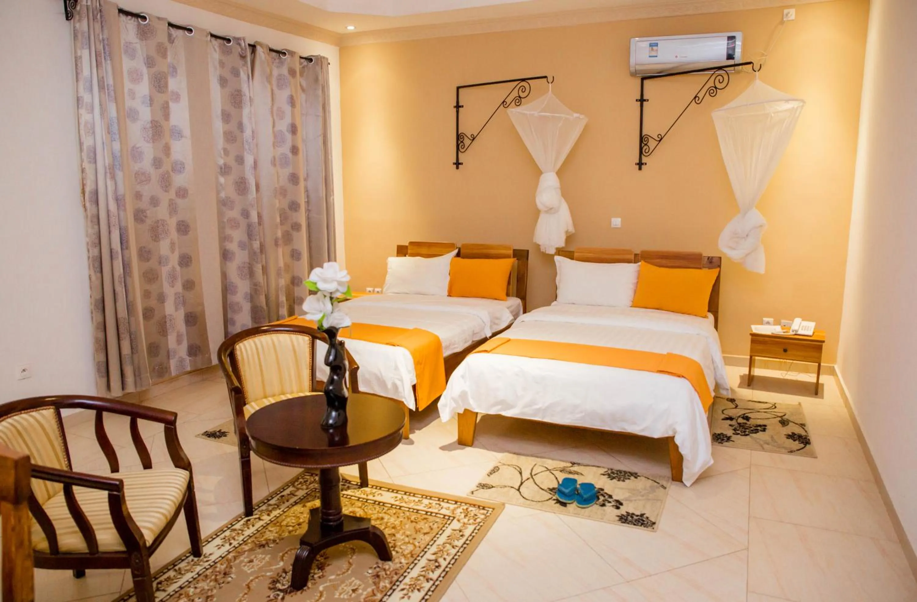 Bed in Mountain's View Hotel