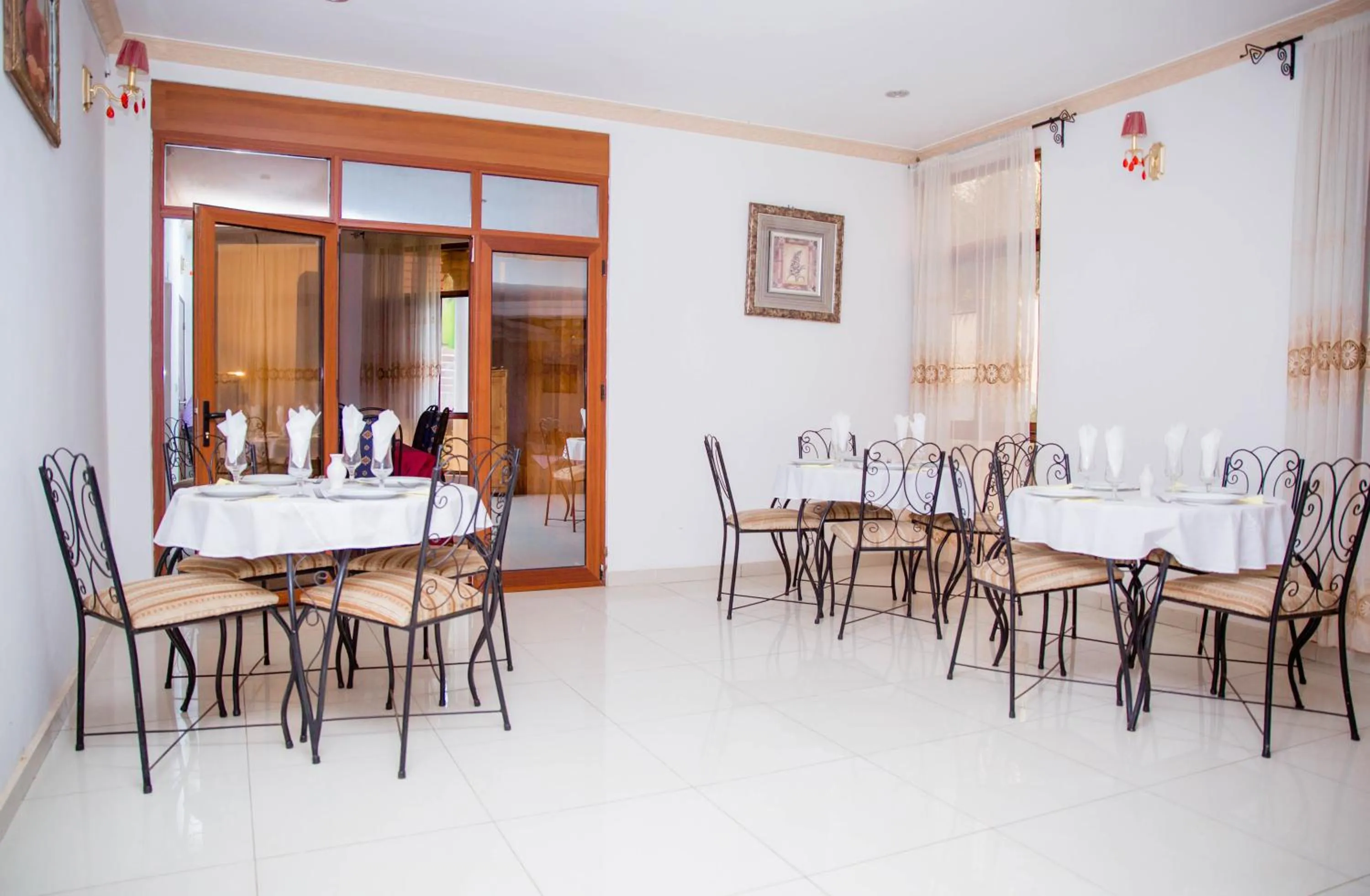 Continental breakfast in Mountain's View Hotel