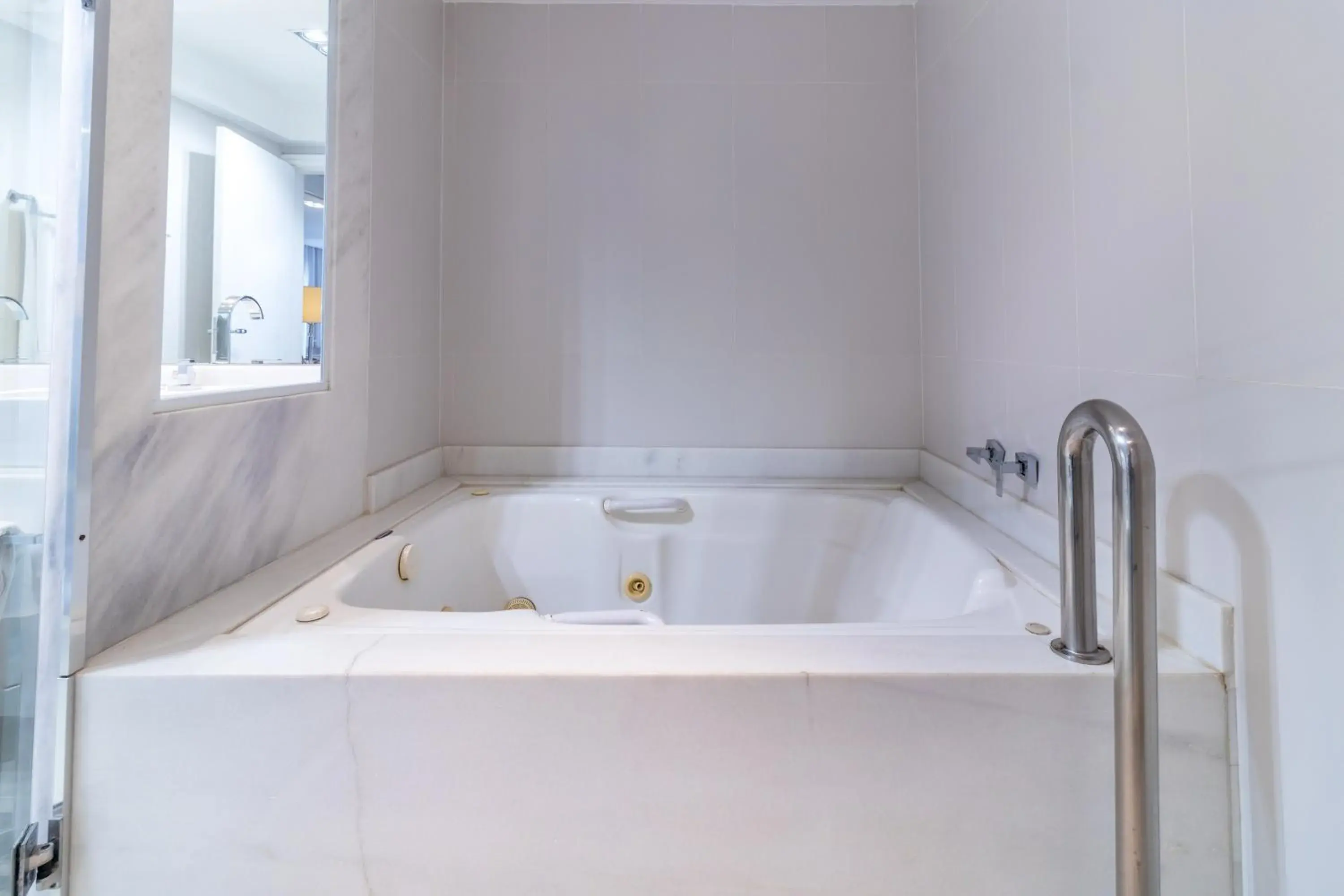 Bathroom in Parque Balneário Hotel Santos by Castelo Itaipava Bathroom in Parque Balneário Hotel Santos by Castelo Itaipava