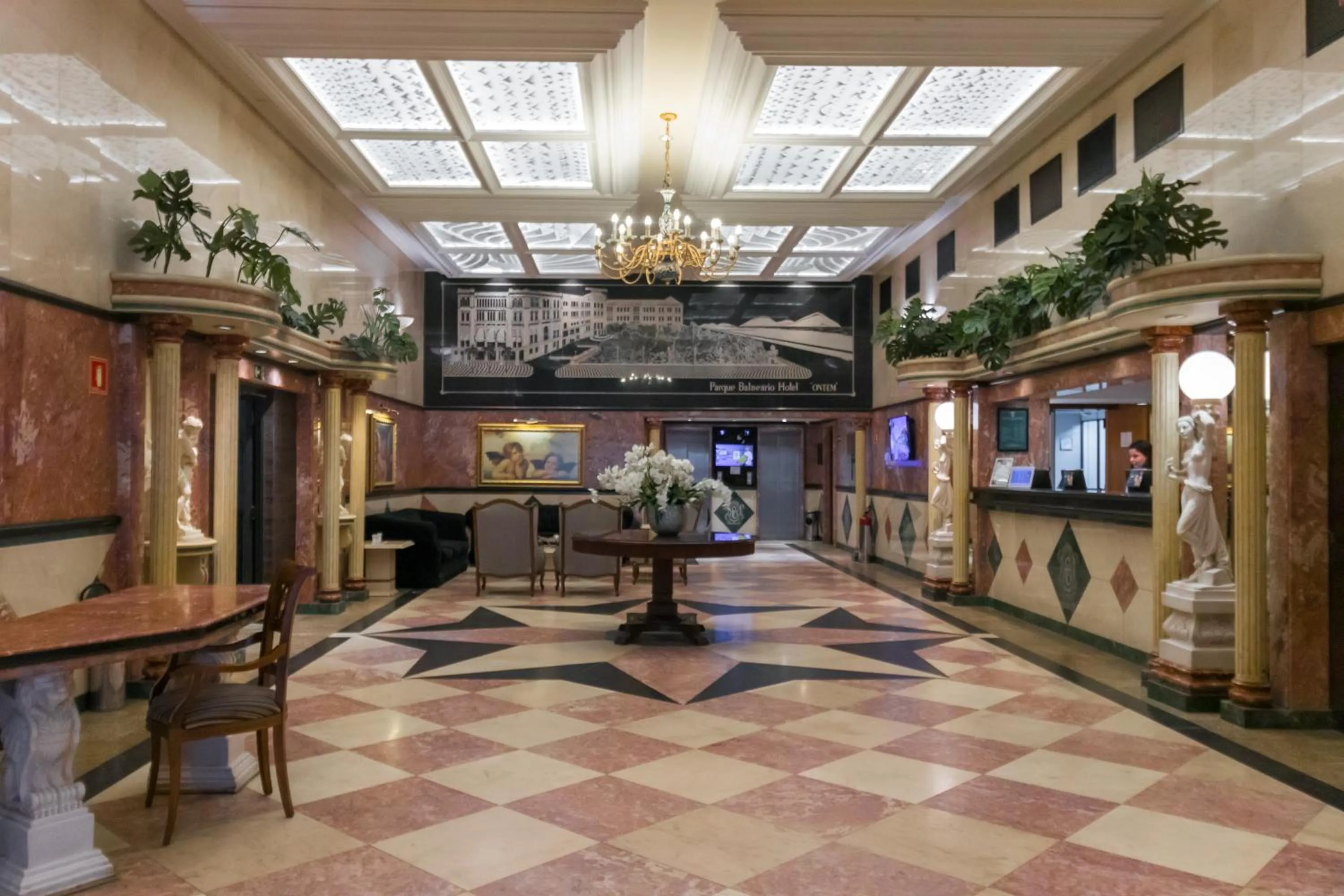 Lobby or reception in Parque Balneário Hotel Santos by Castelo Itaipava