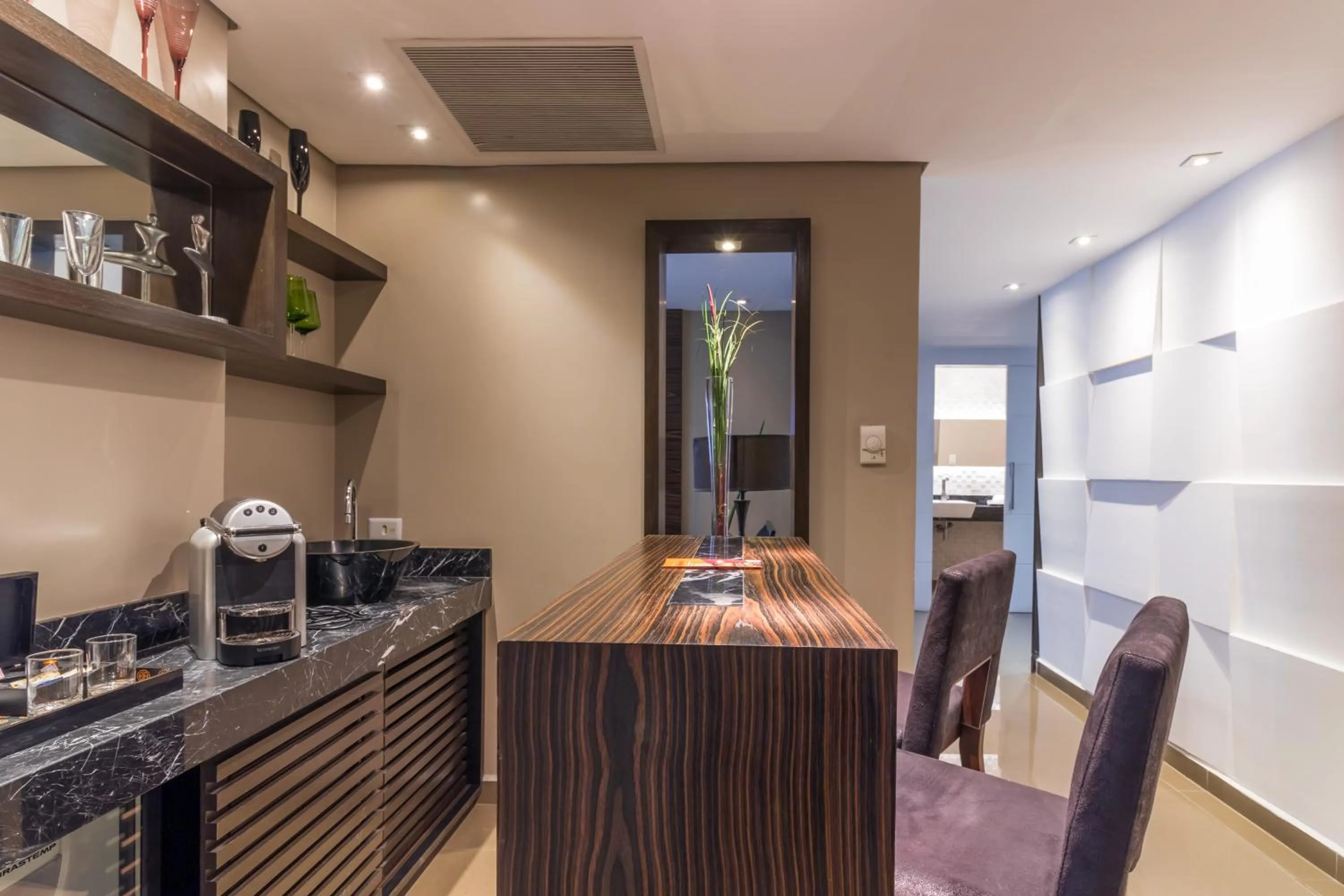 Coffee/tea facilities in Parque Balneário Hotel Santos by Castelo Itaipava