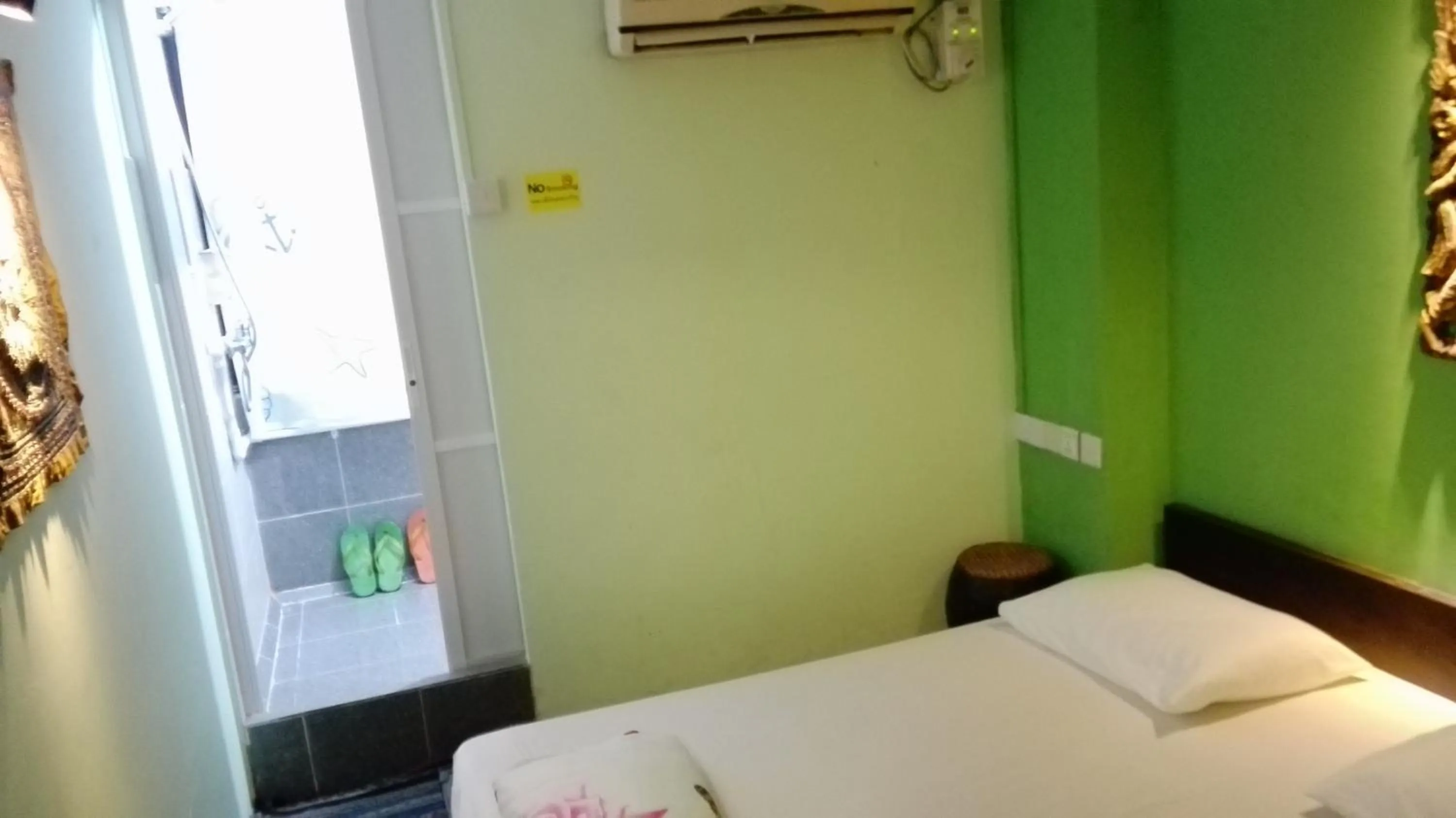 Photo of the whole room, Bed in Shannkalay Hostel