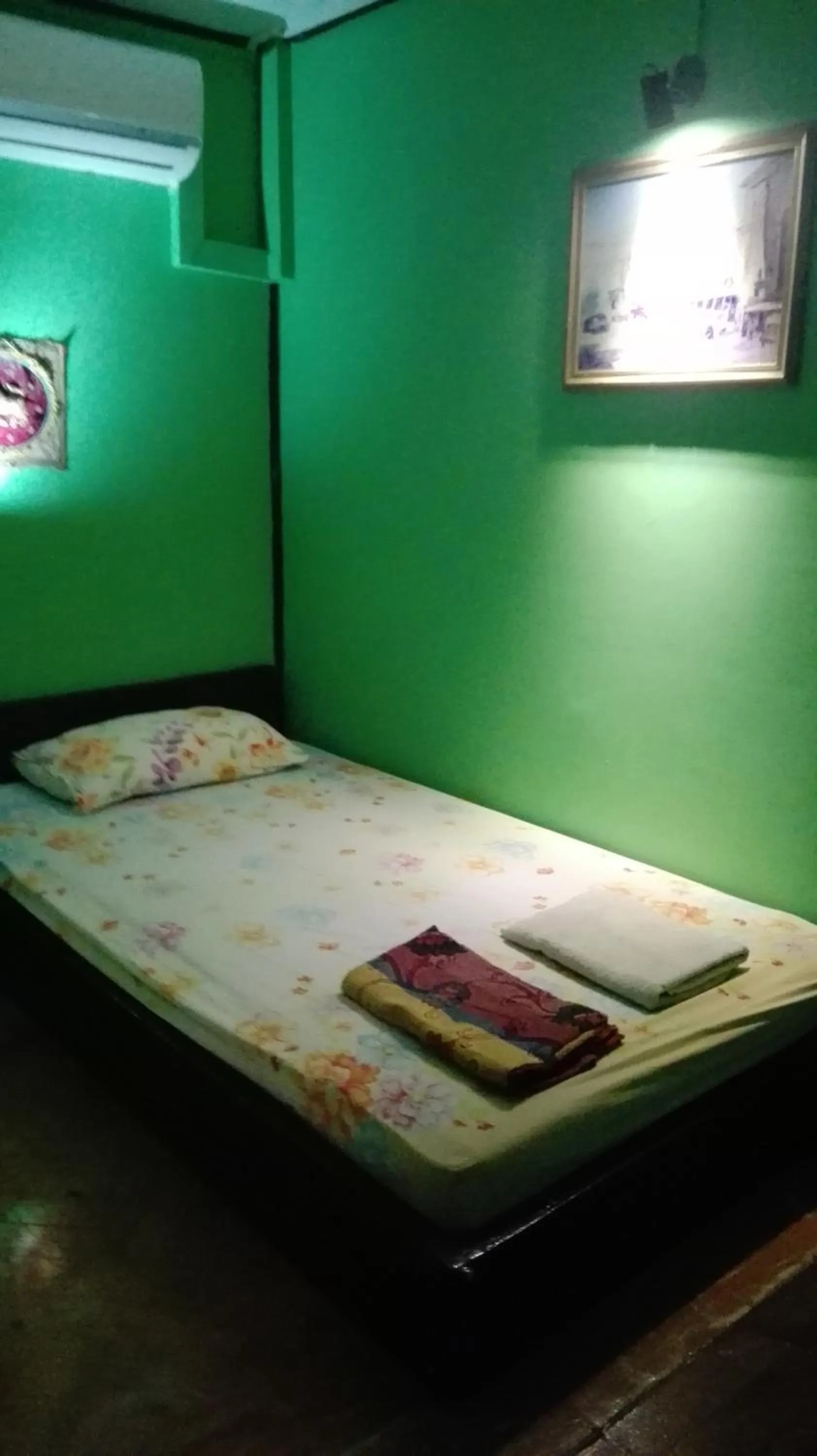 Bedroom, Bed in Shannkalay Hostel