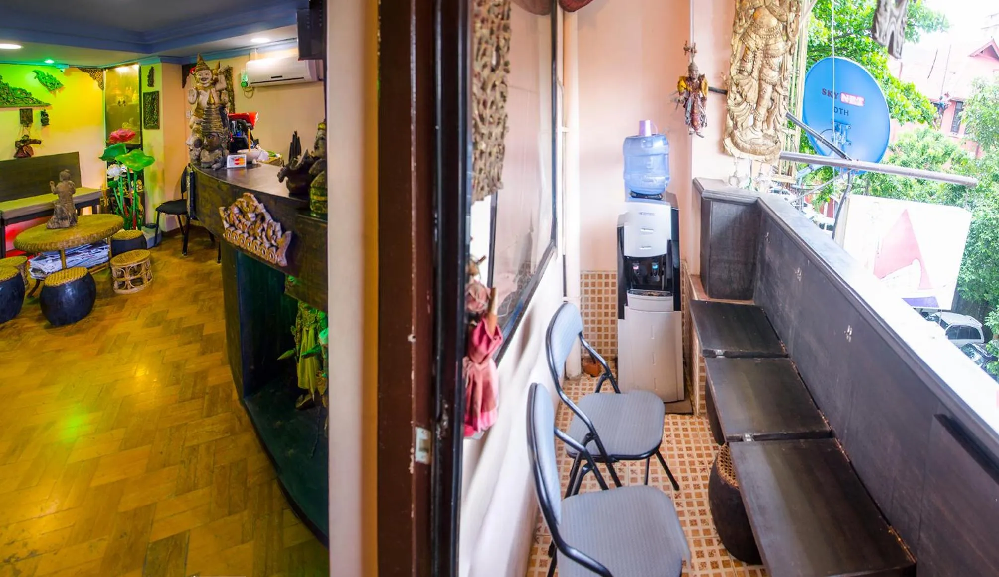 Communal lounge/ TV room in Shannkalay Hostel