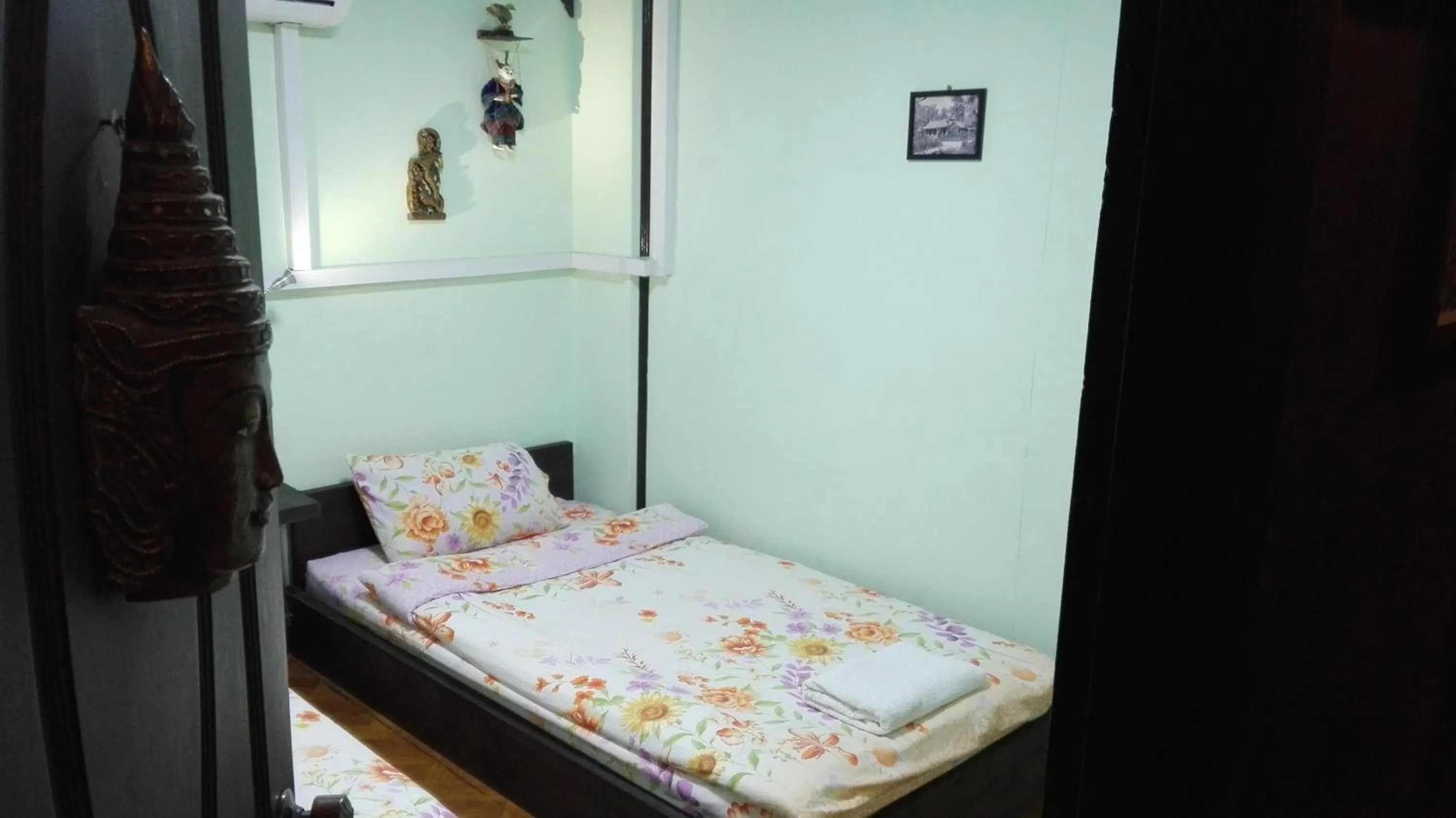 Photo of the whole room, Bed in Shannkalay Hostel