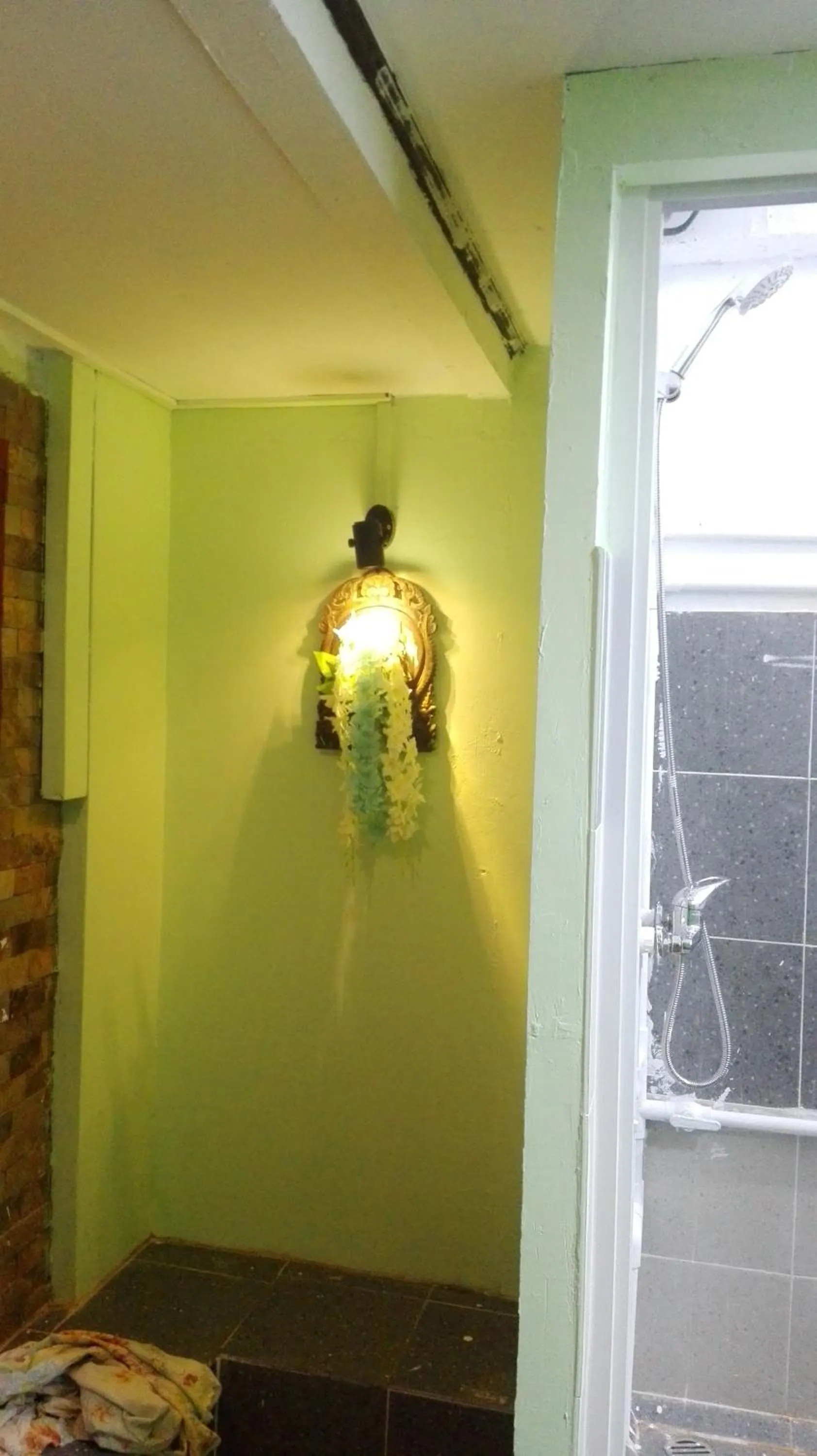 Decorative detail in Shannkalay Hostel