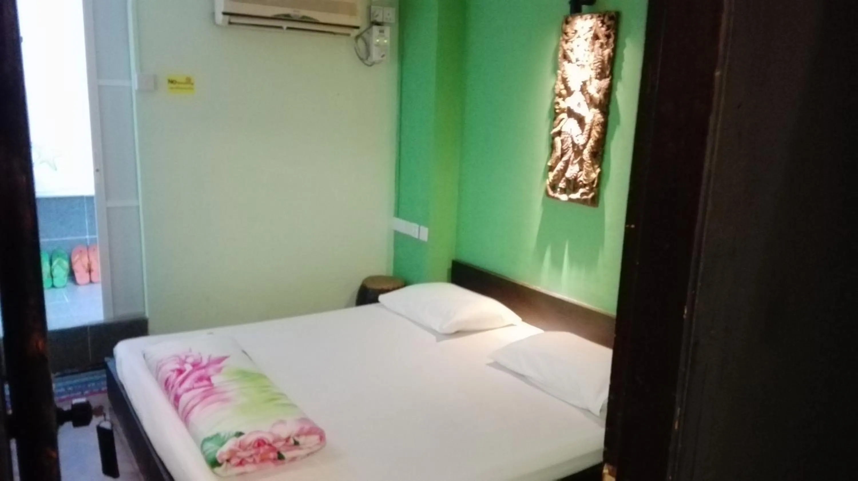 Photo of the whole room, Bed in Shannkalay Hostel
