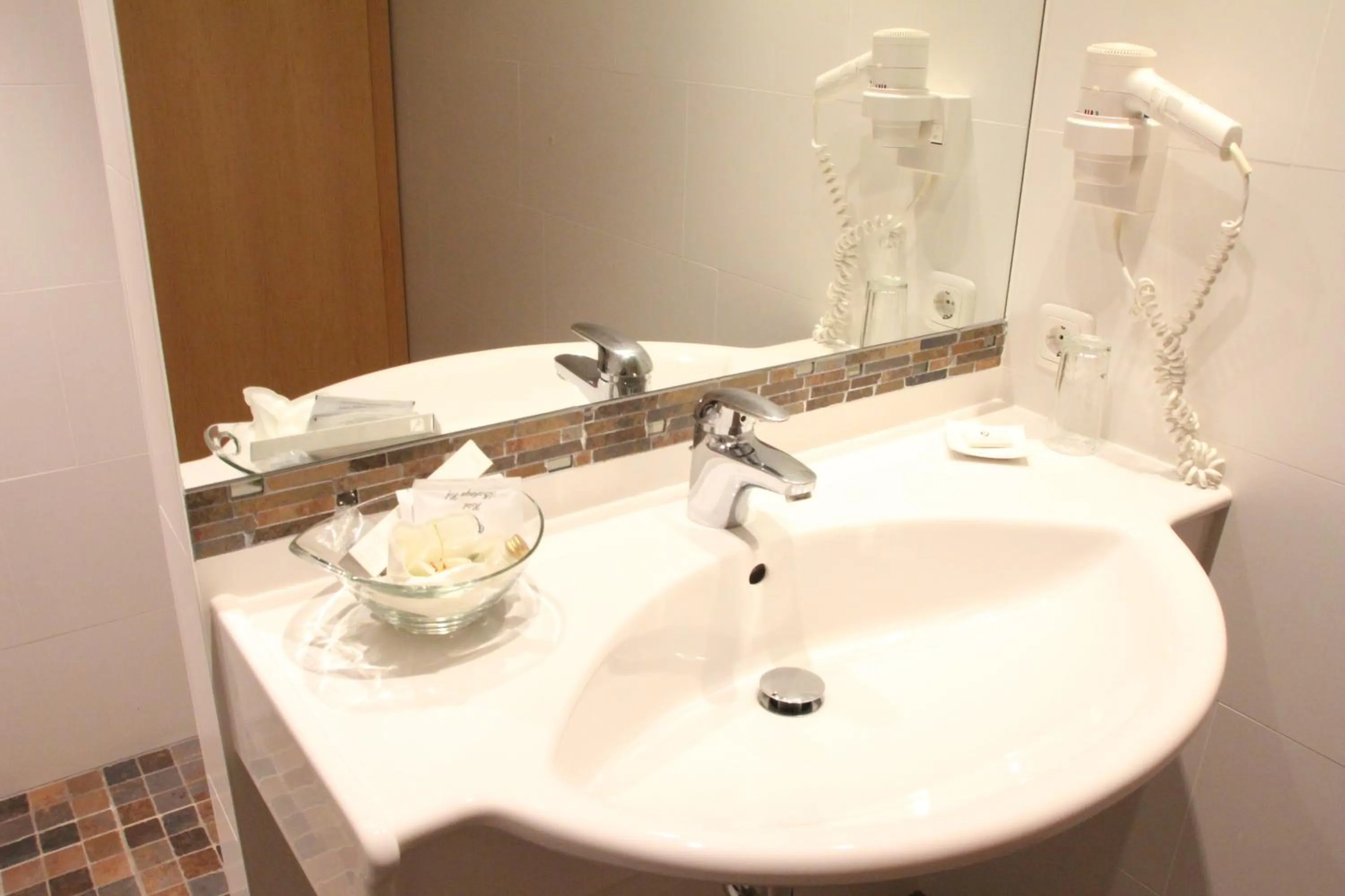 Bathroom in Hotel Alhartinger Hof