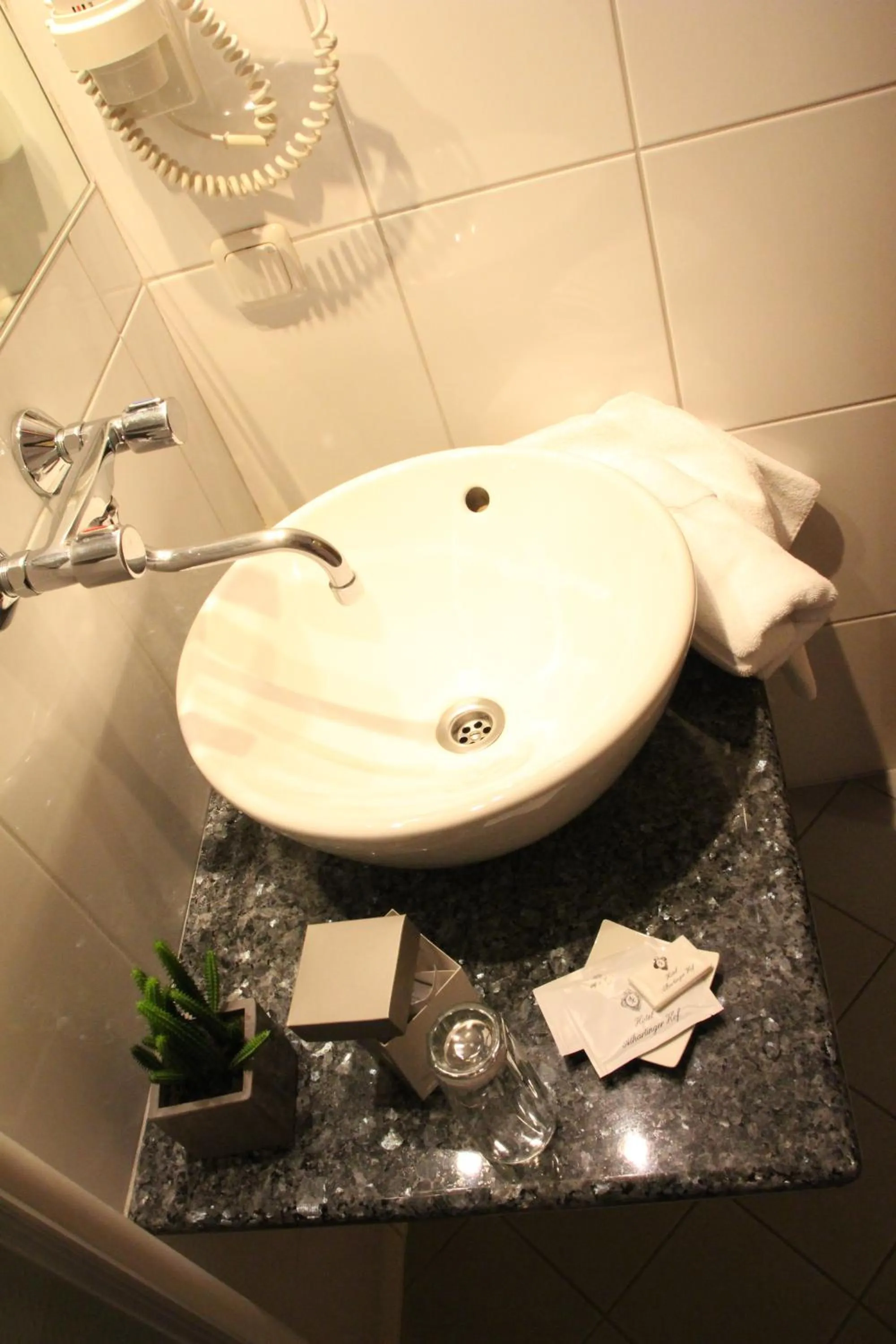 Bathroom in Hotel Alhartinger Hof