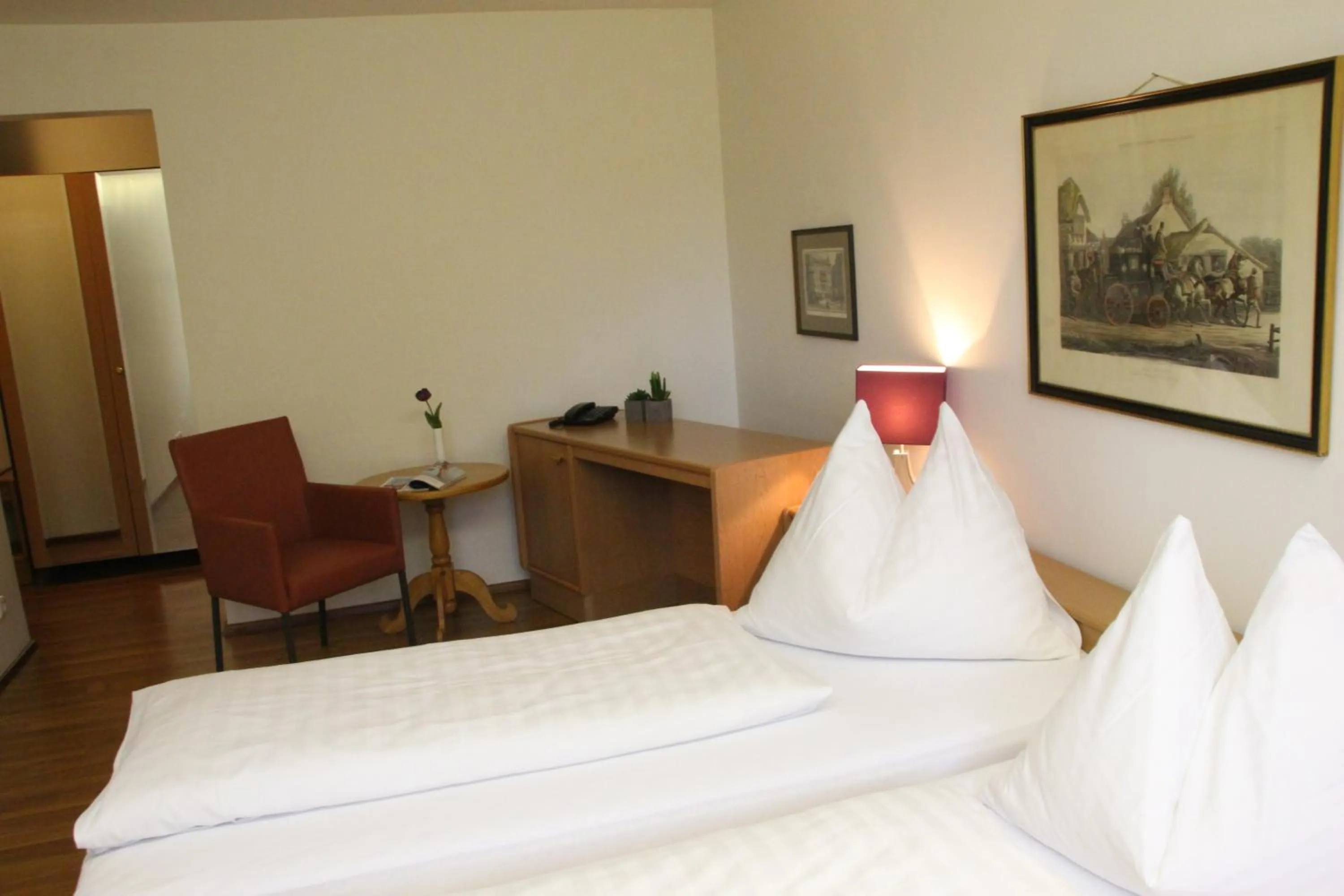 Bed in Hotel Alhartinger Hof