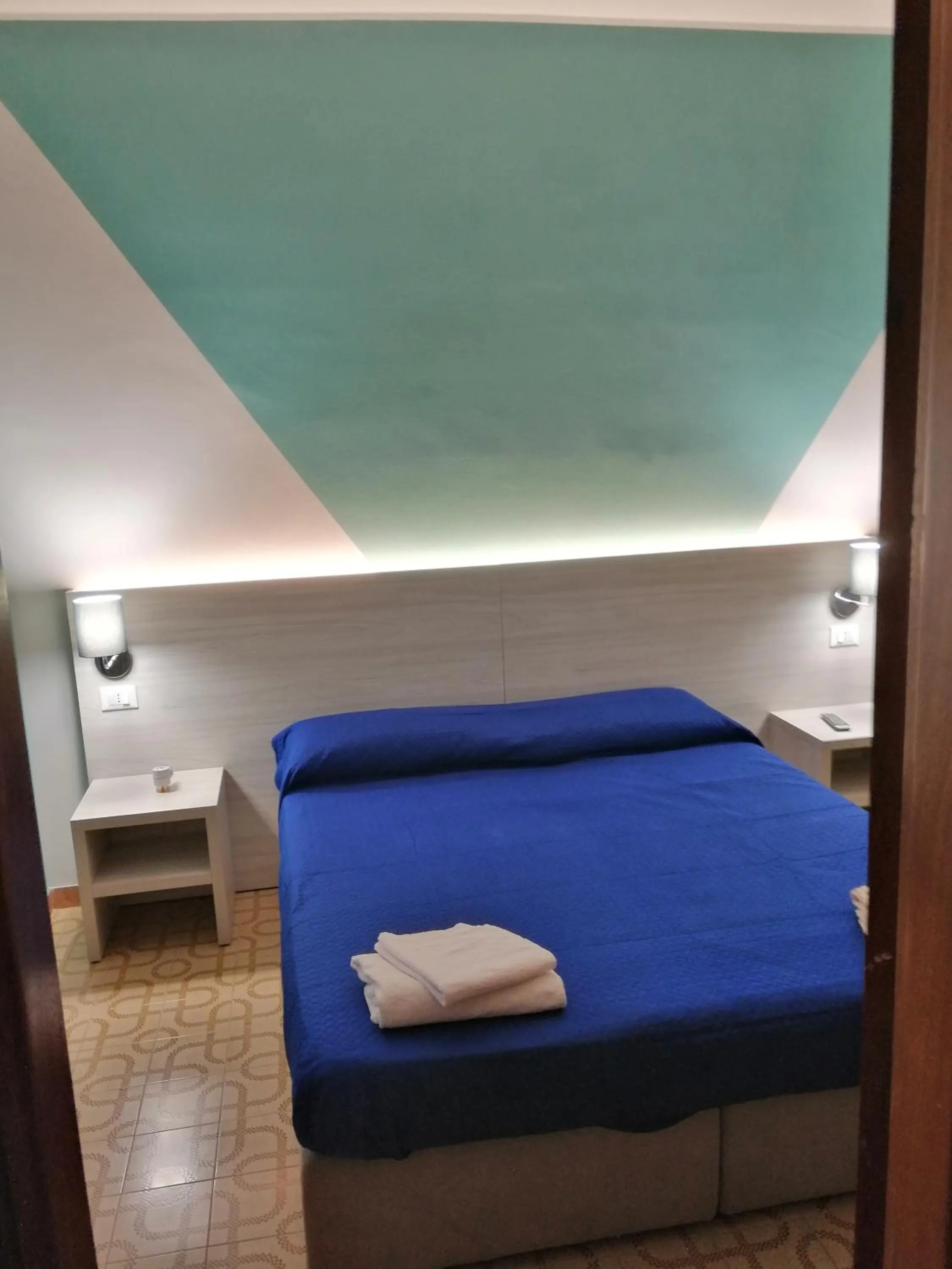 Bed in Cannone d'Oro