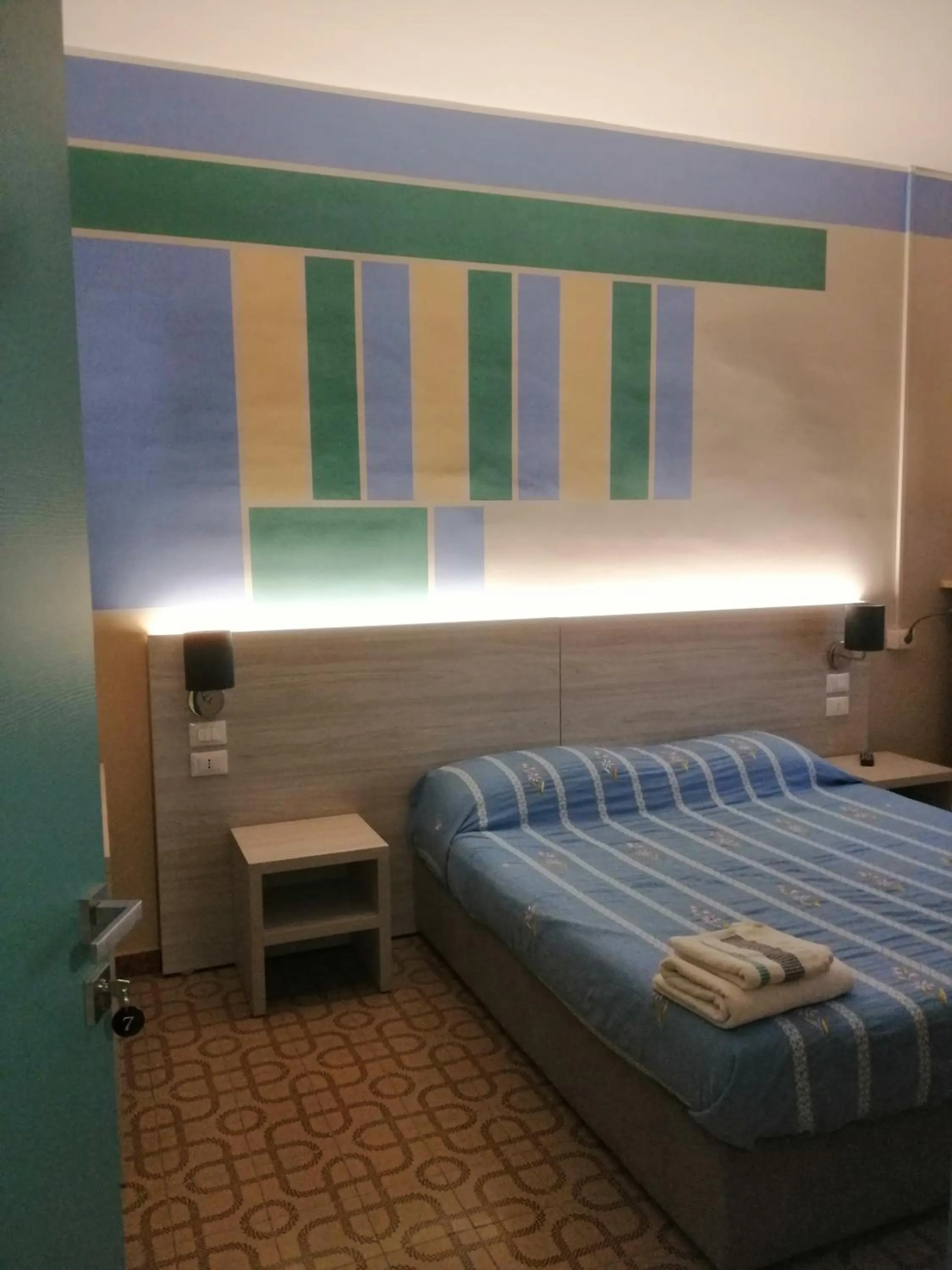 Bed in Cannone d'Oro