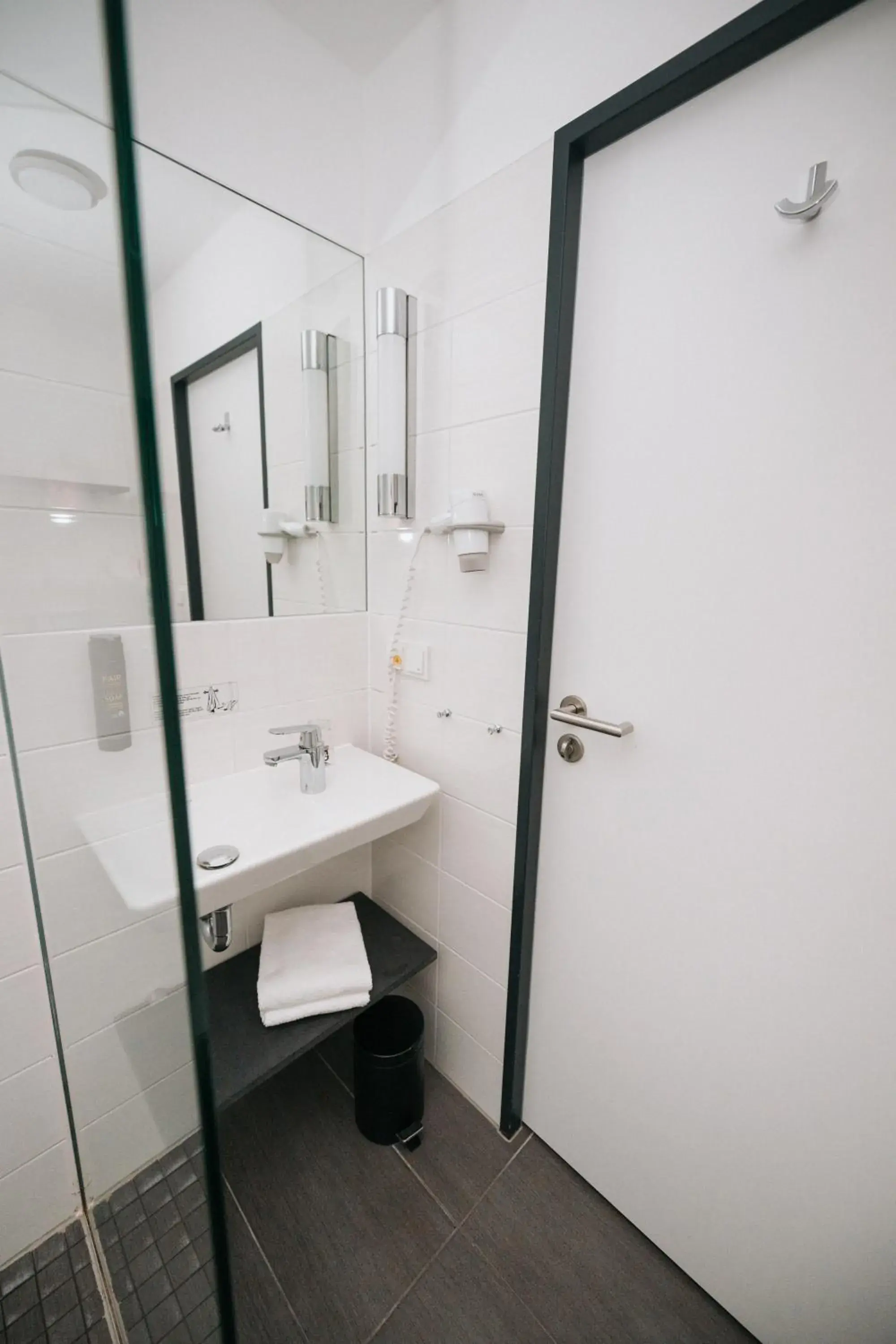 Standard Twin Room - single occupancy in Coffee Fellows Hotel München-Freiham Standard Twin Room - single occupancy in Coffee Fellows Hotel München-Freiham