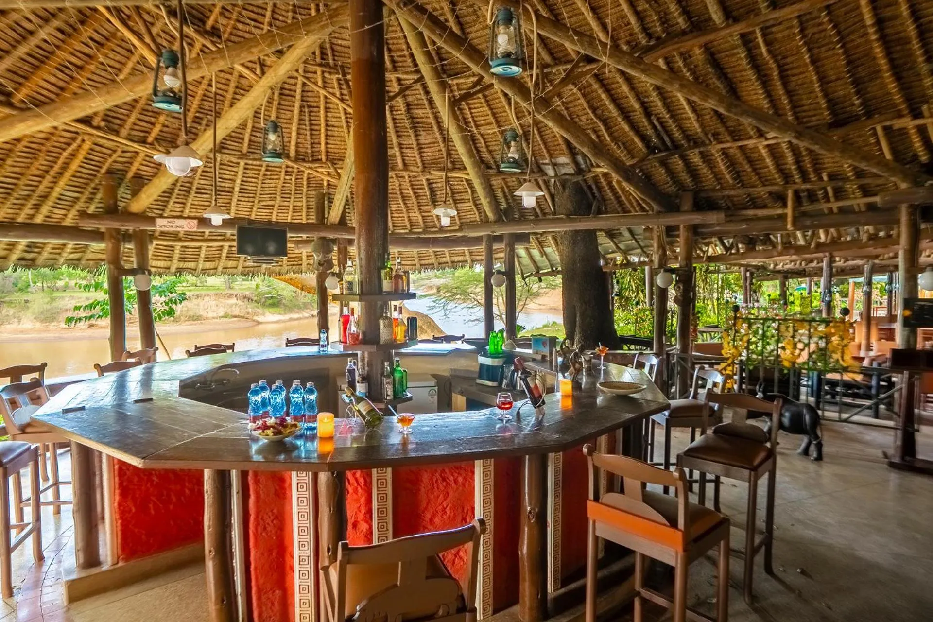 Lounge or bar in Muthu Mara River Lodge