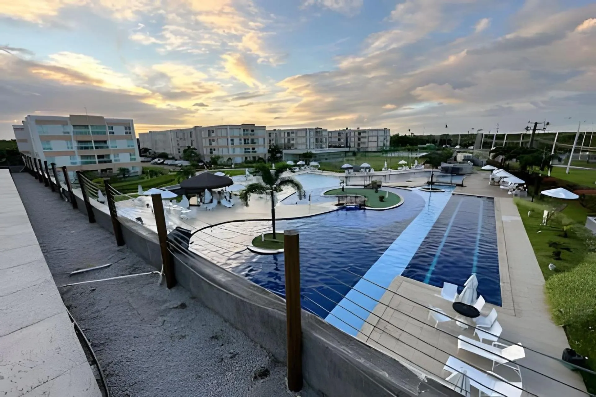 Swimming pool in Flat Resort Muro Alto