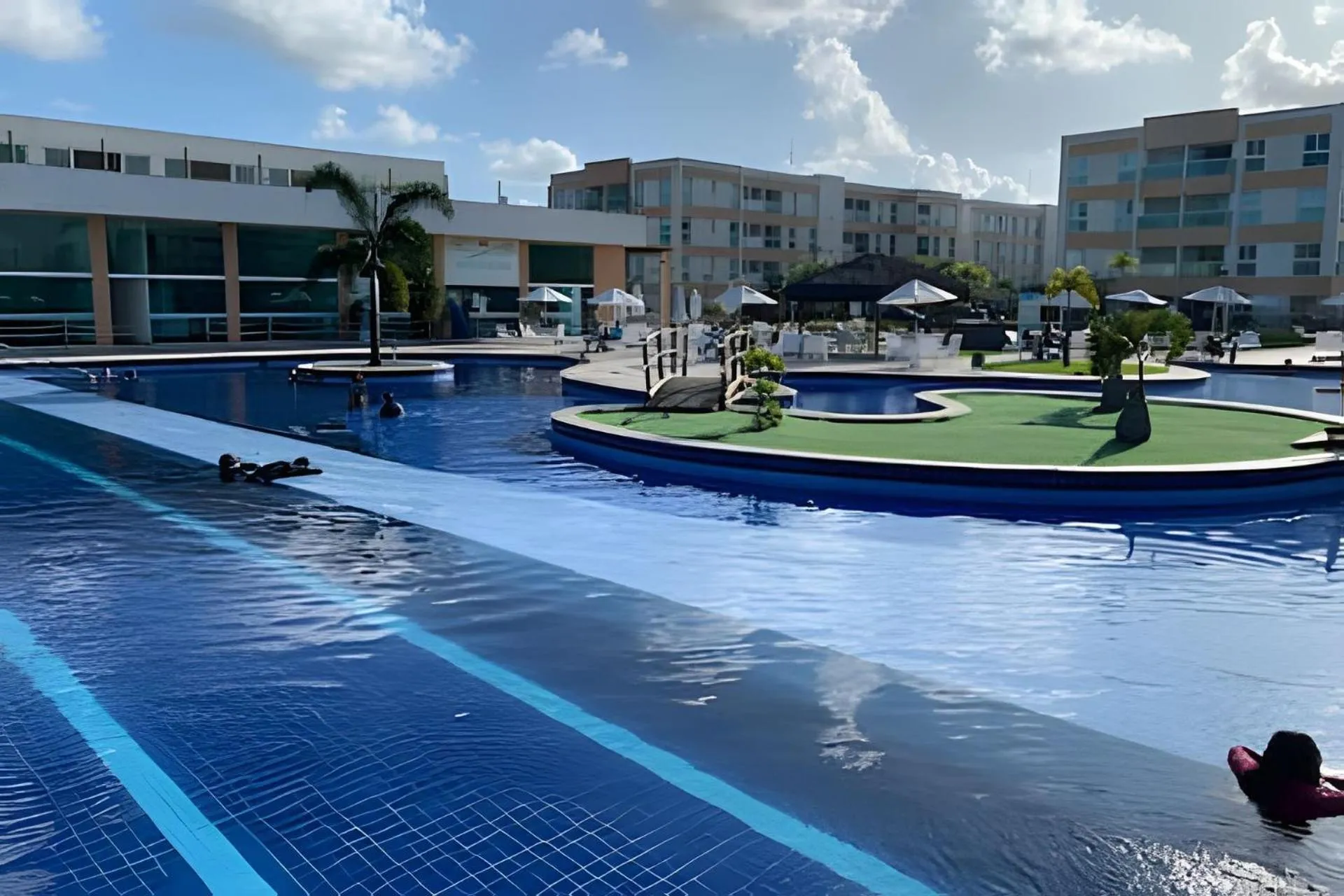 Swimming pool in Flat Resort Muro Alto