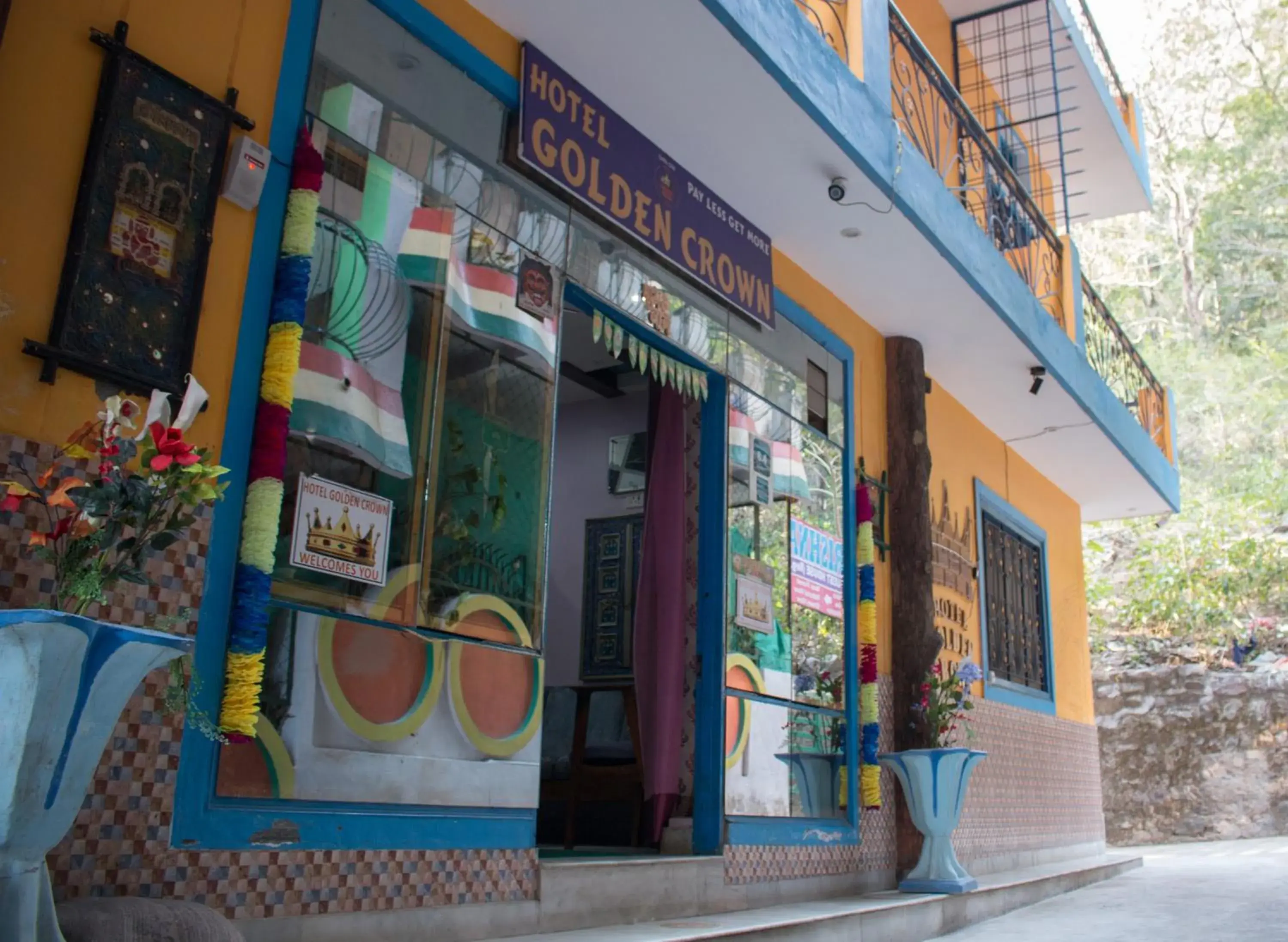 Lobby or reception in Hotel Golden Crown Laxman Jhula Lobby or reception in Hotel Golden Crown Laxman Jhula