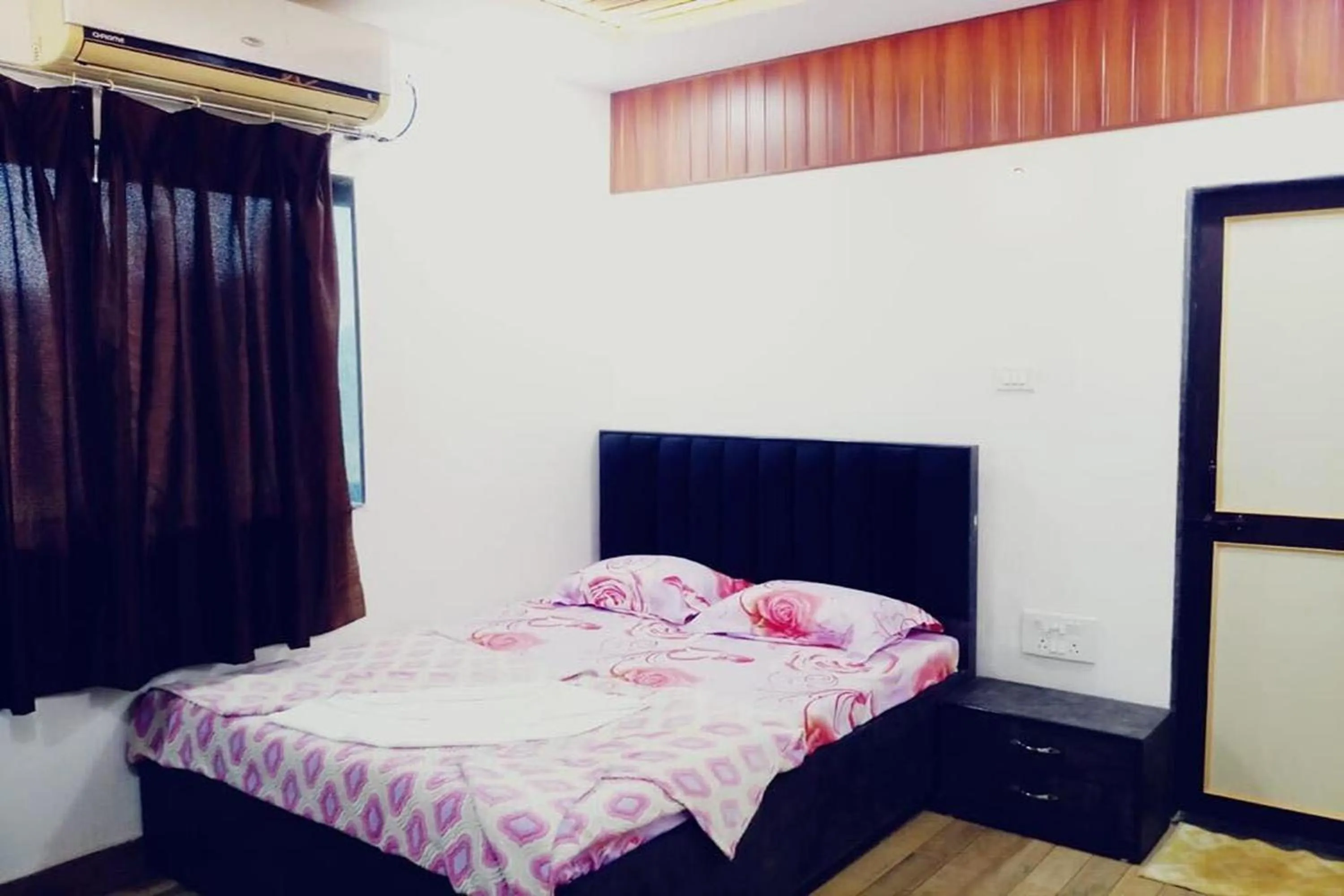 Bed in Saubhagya Villa