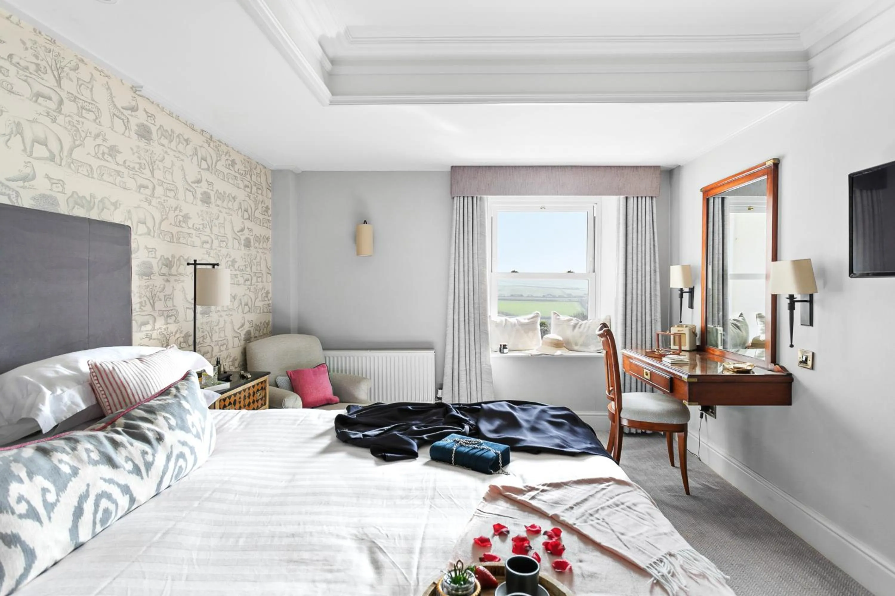 Bedroom, Bed in Thurlestone Hotel