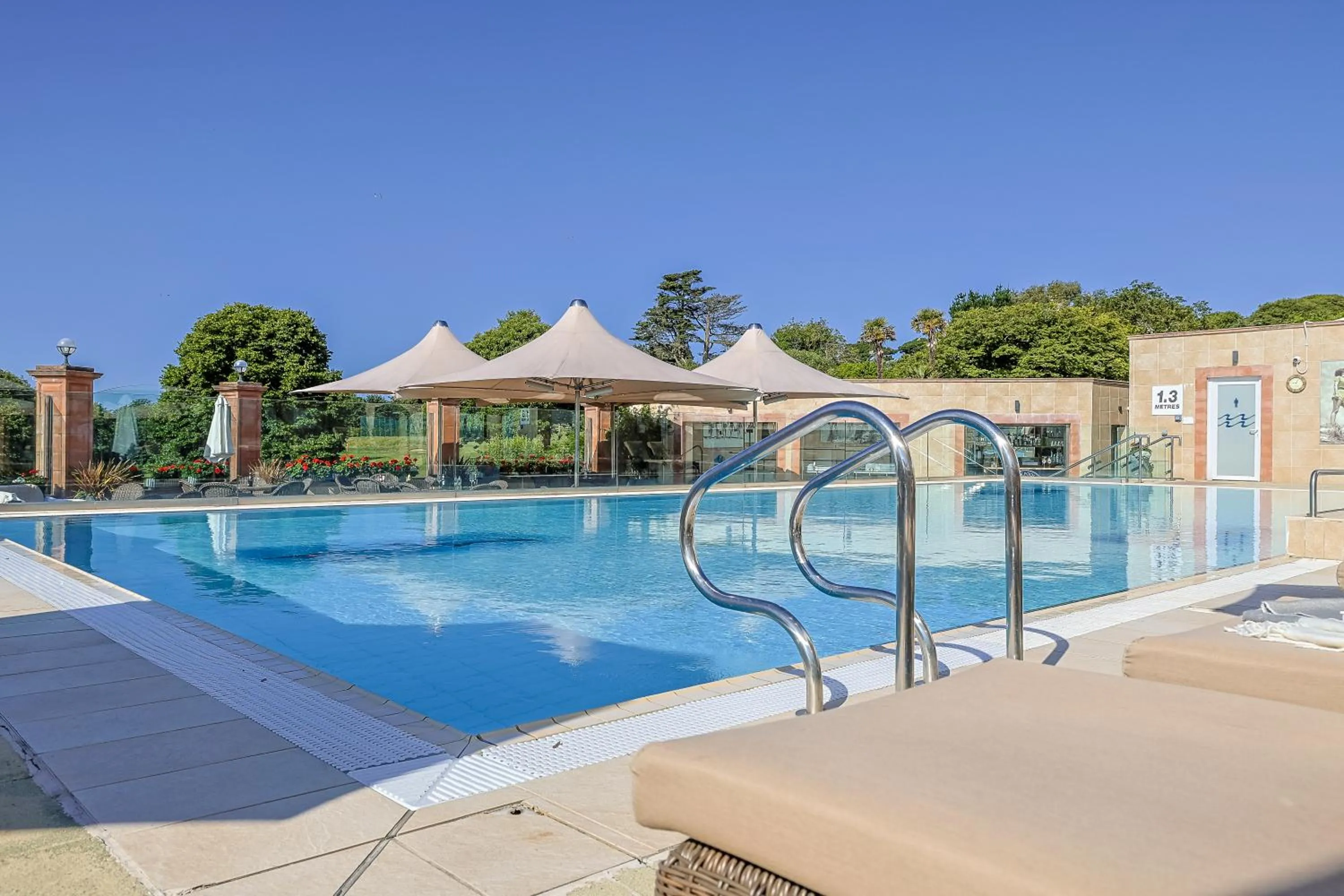 Swimming pool in Thurlestone Hotel