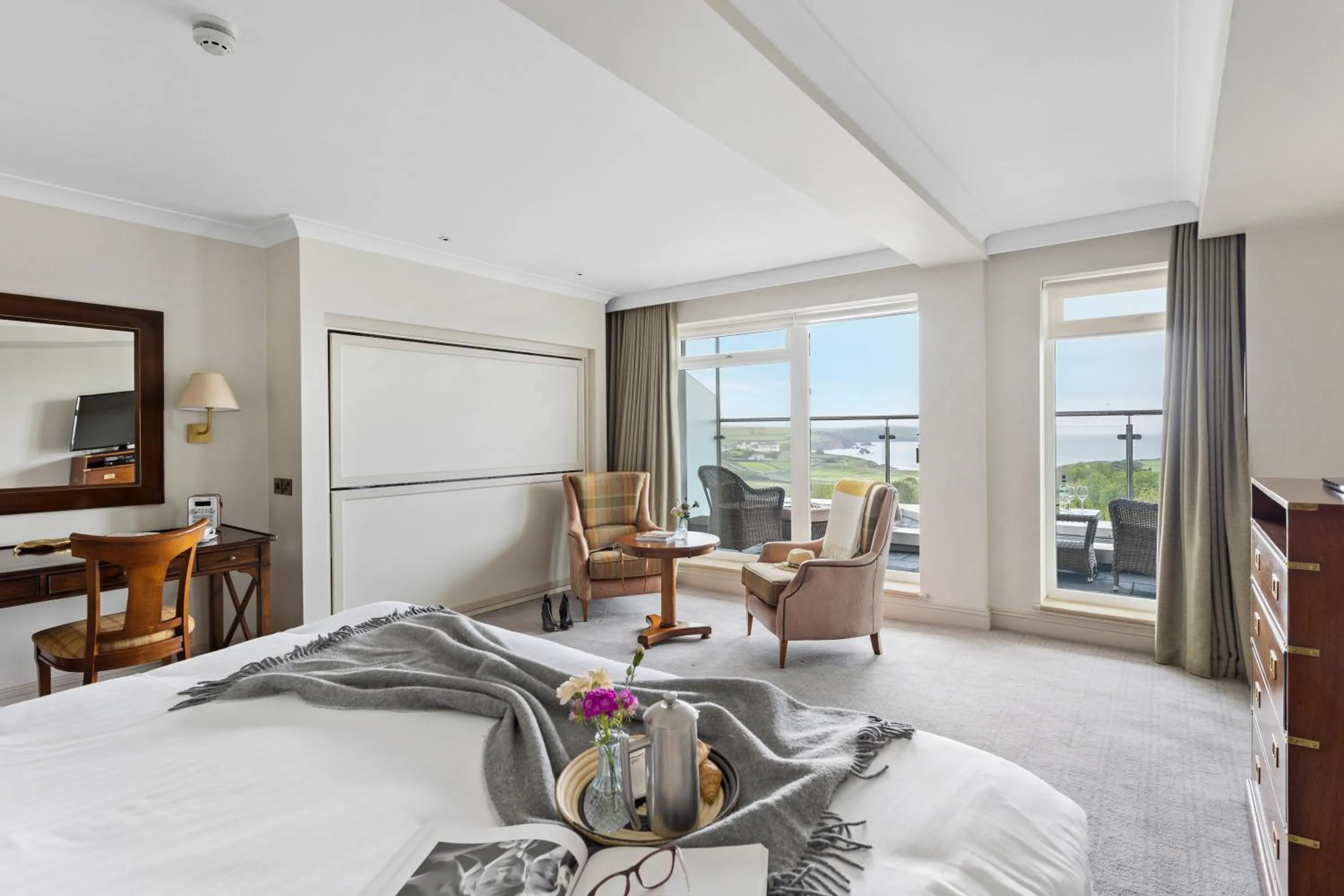 Bedroom, Bed in Thurlestone Hotel