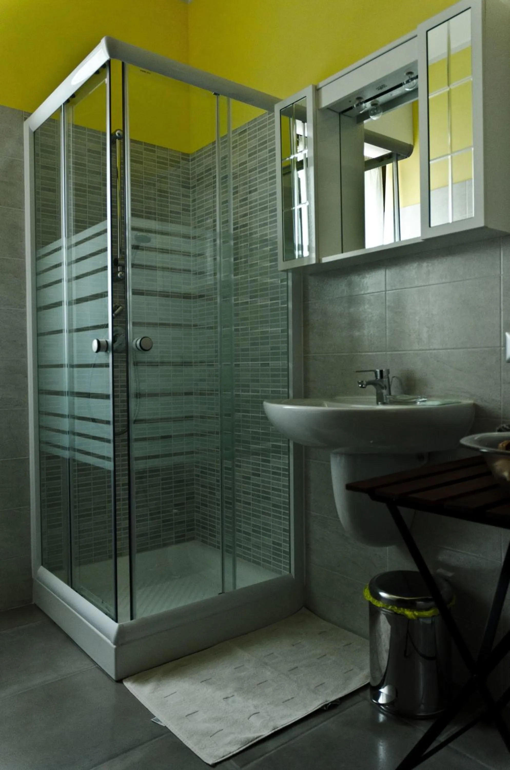 Shower in B&B Marzia