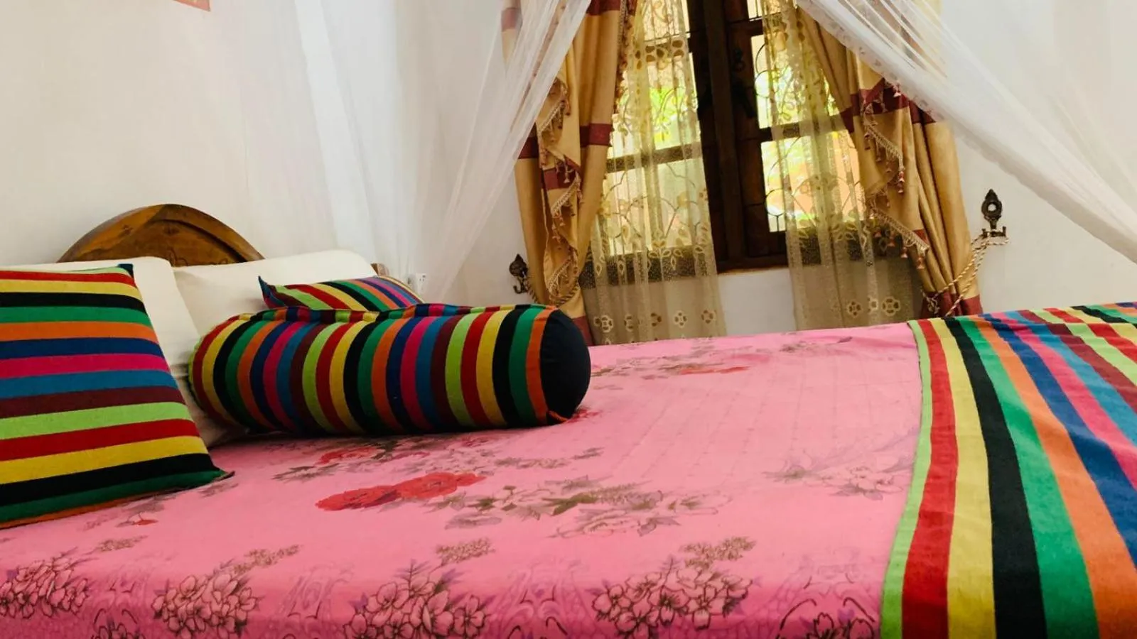 Bed in Sisira Natural Lodge - Sigiriya