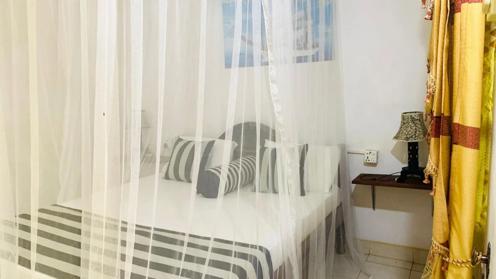 Bed in Sisira Natural Lodge - Sigiriya