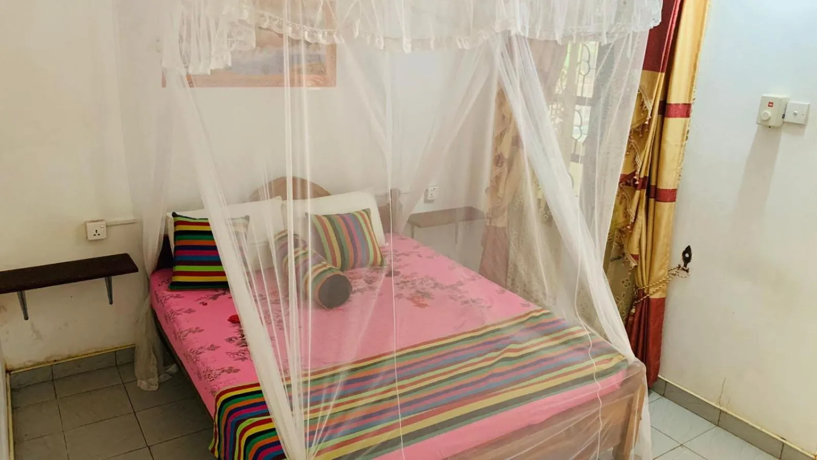 Bed in Sisira Natural Lodge - Sigiriya