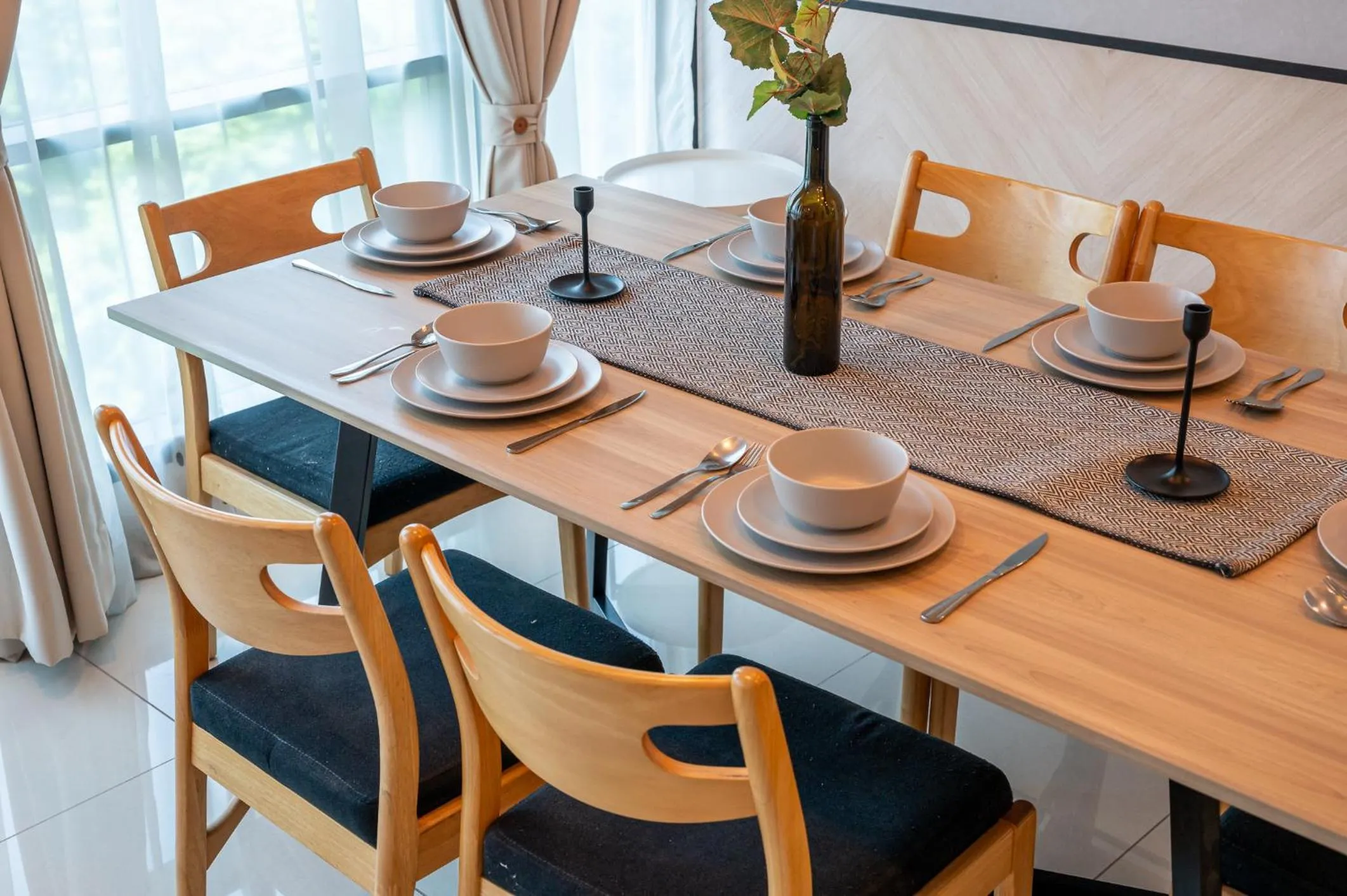 Dining area in Opus Residences by Centurypro