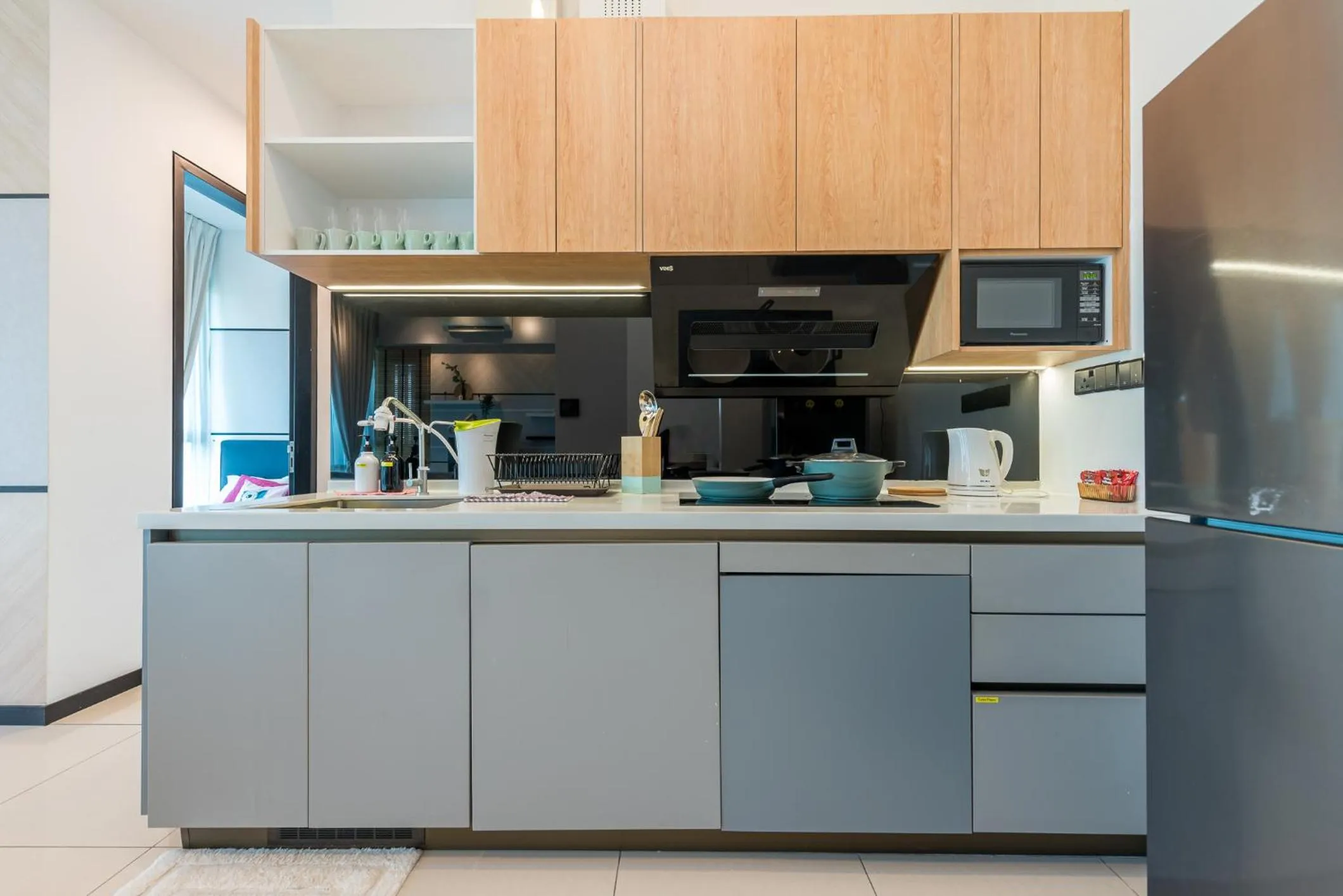 Kitchen or kitchenette in Opus Residences by Centurypro
