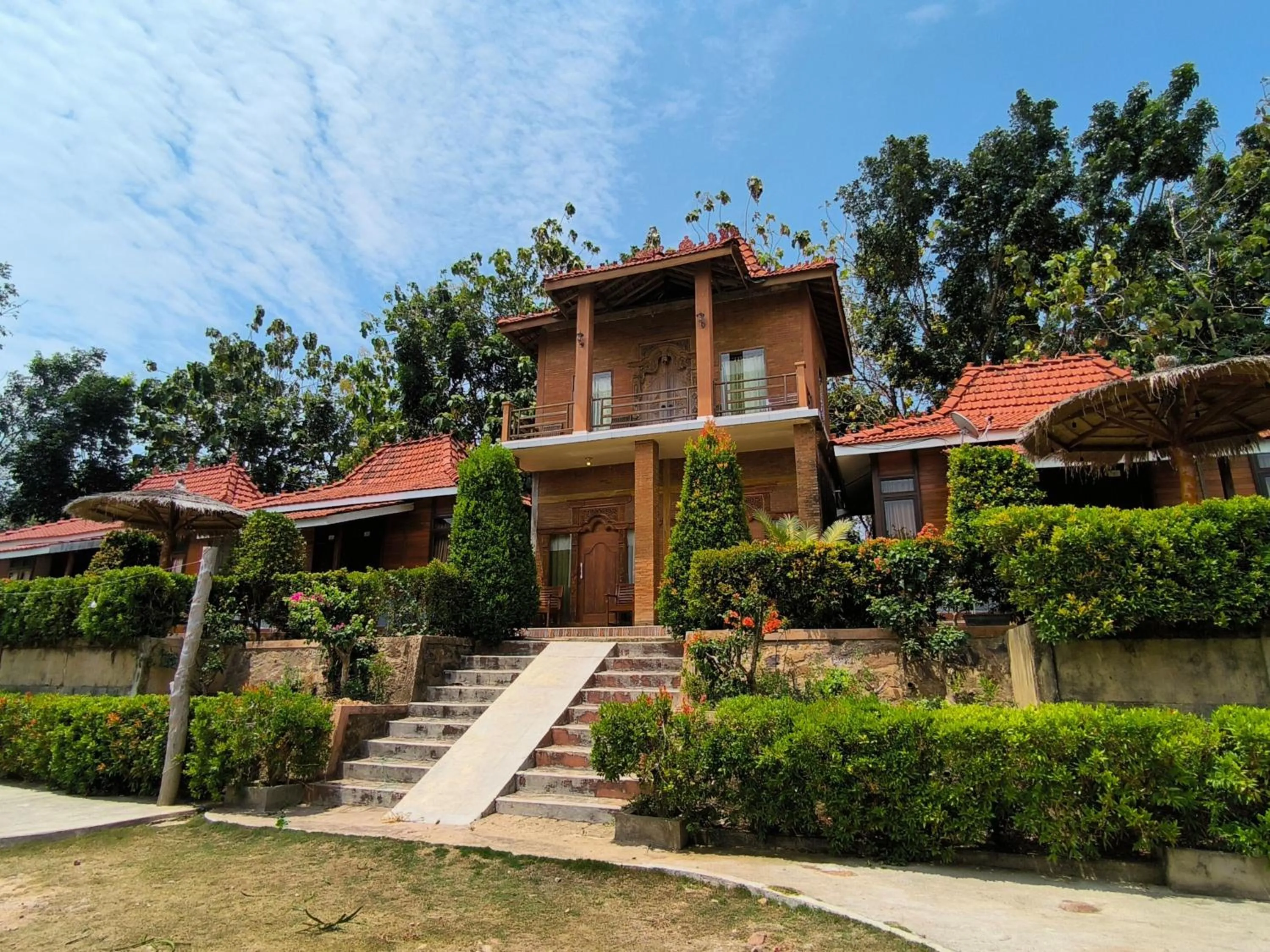 Sunrise Sea Hill Cottages