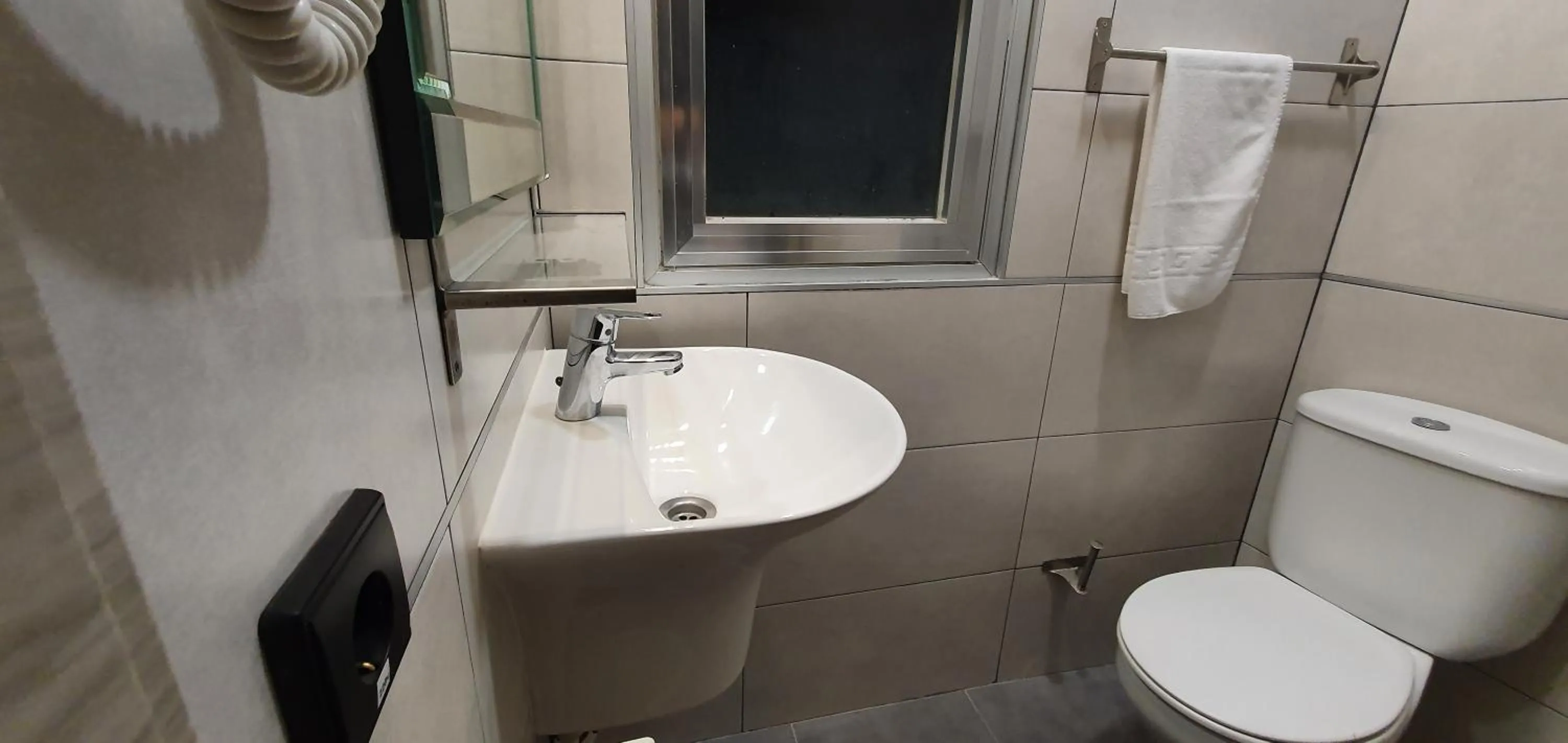 Toilet in CH Otello Rooms I - Madrid